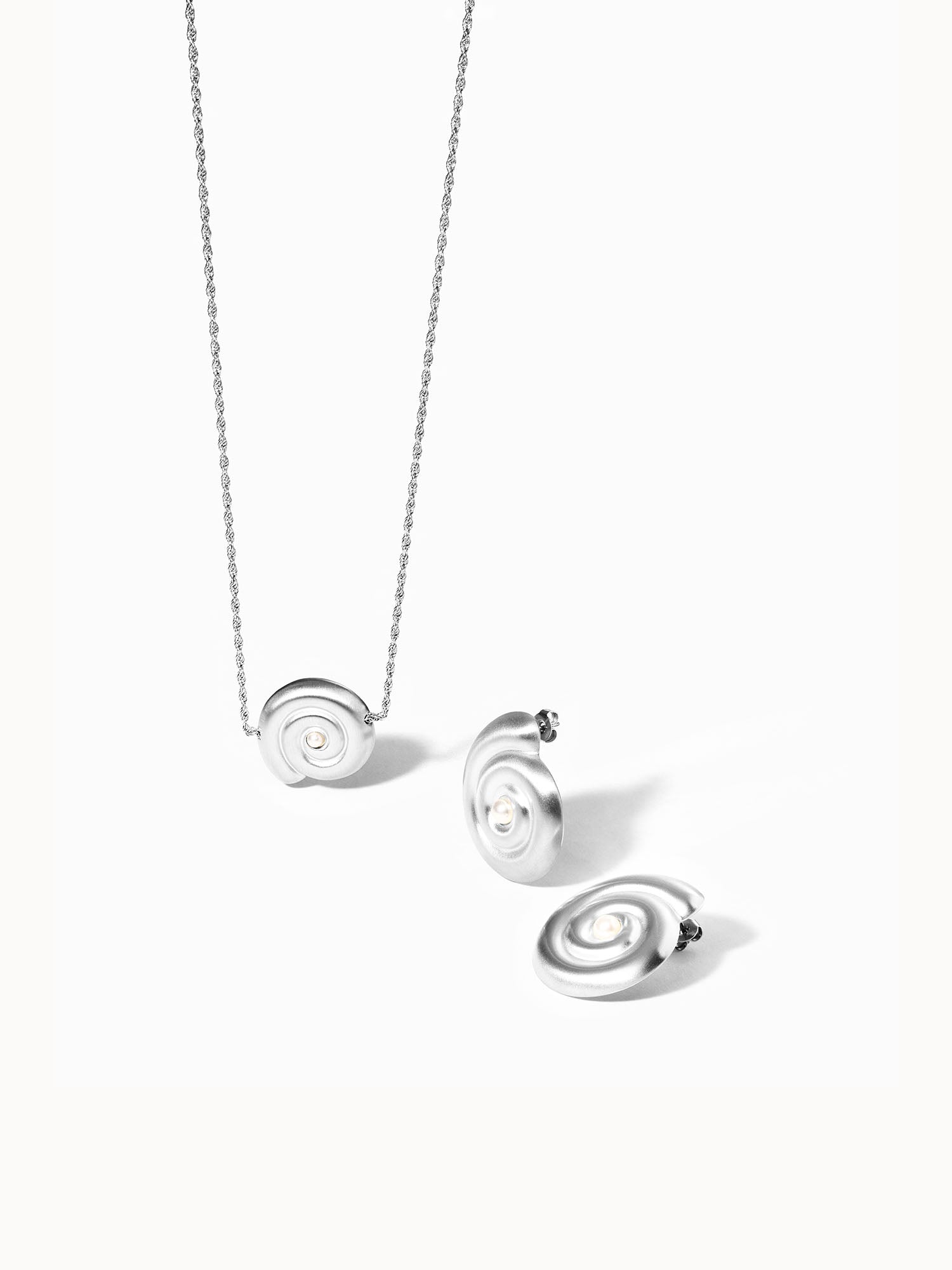 purelei-mahina-club-oceanfront-set-muschel-kette-mit-perle-ohrringe image 6