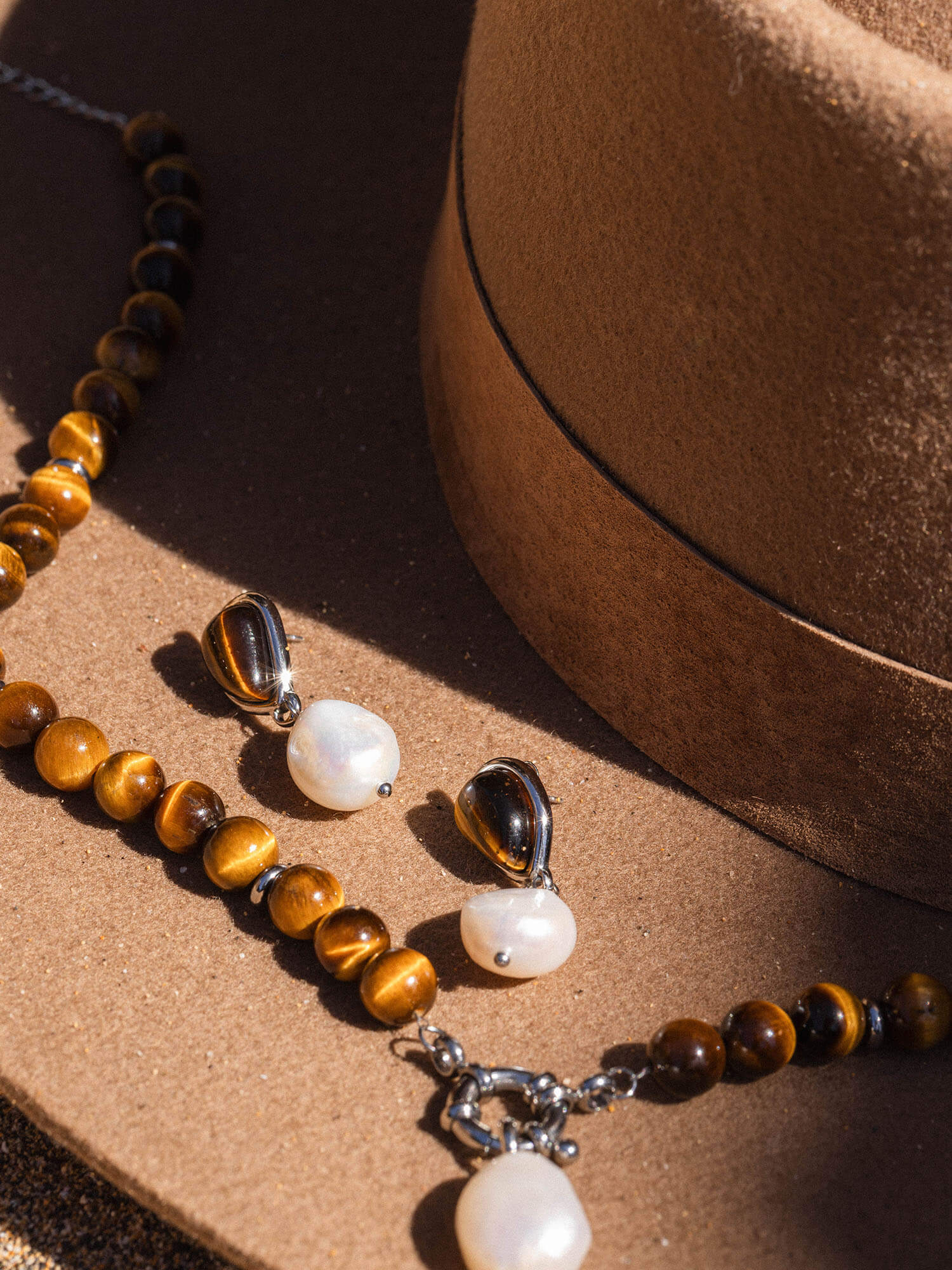 purelei-tiger-s-eye-pearl-perlenohrringe-gold image 8