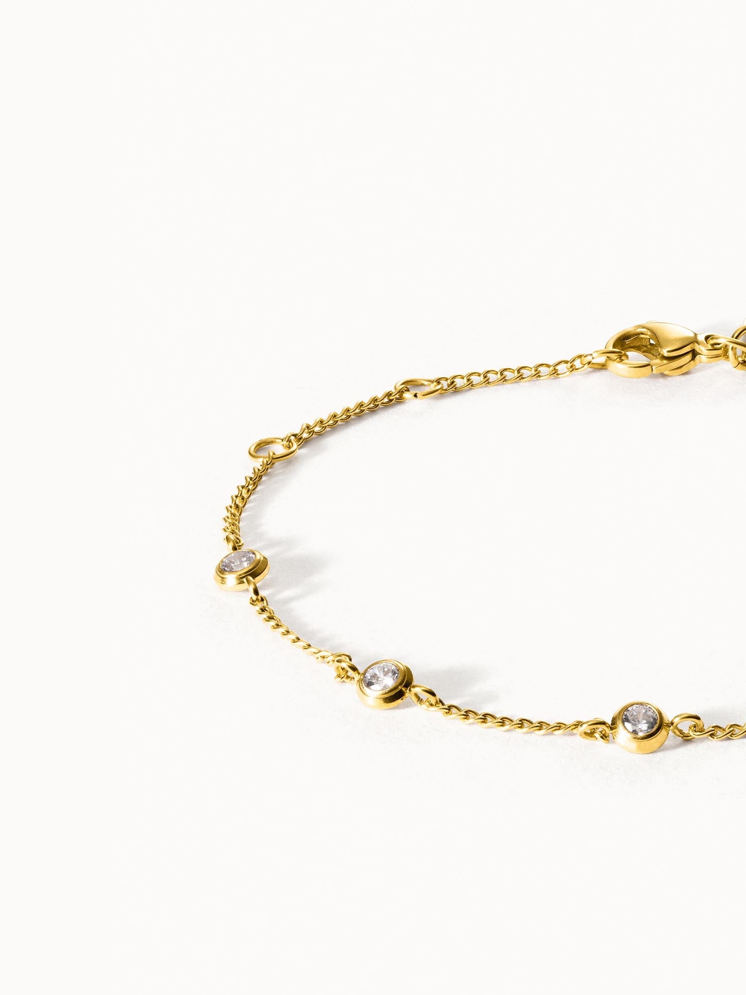 purelei-spotlight-armband-filigran-mit-zirkonia-verstellbar image 3