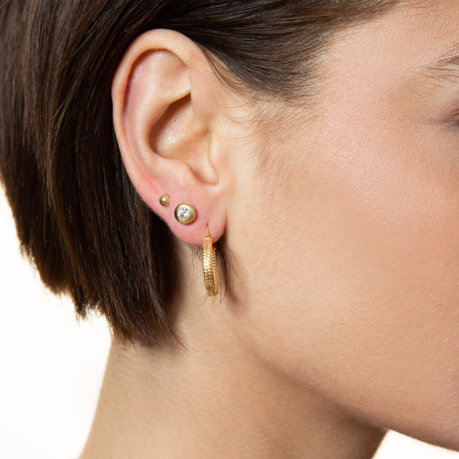xenox-fine-zarge-midi-bold-ohrringe-585-gelbgold-mit-zirkonia-4-mm image 2