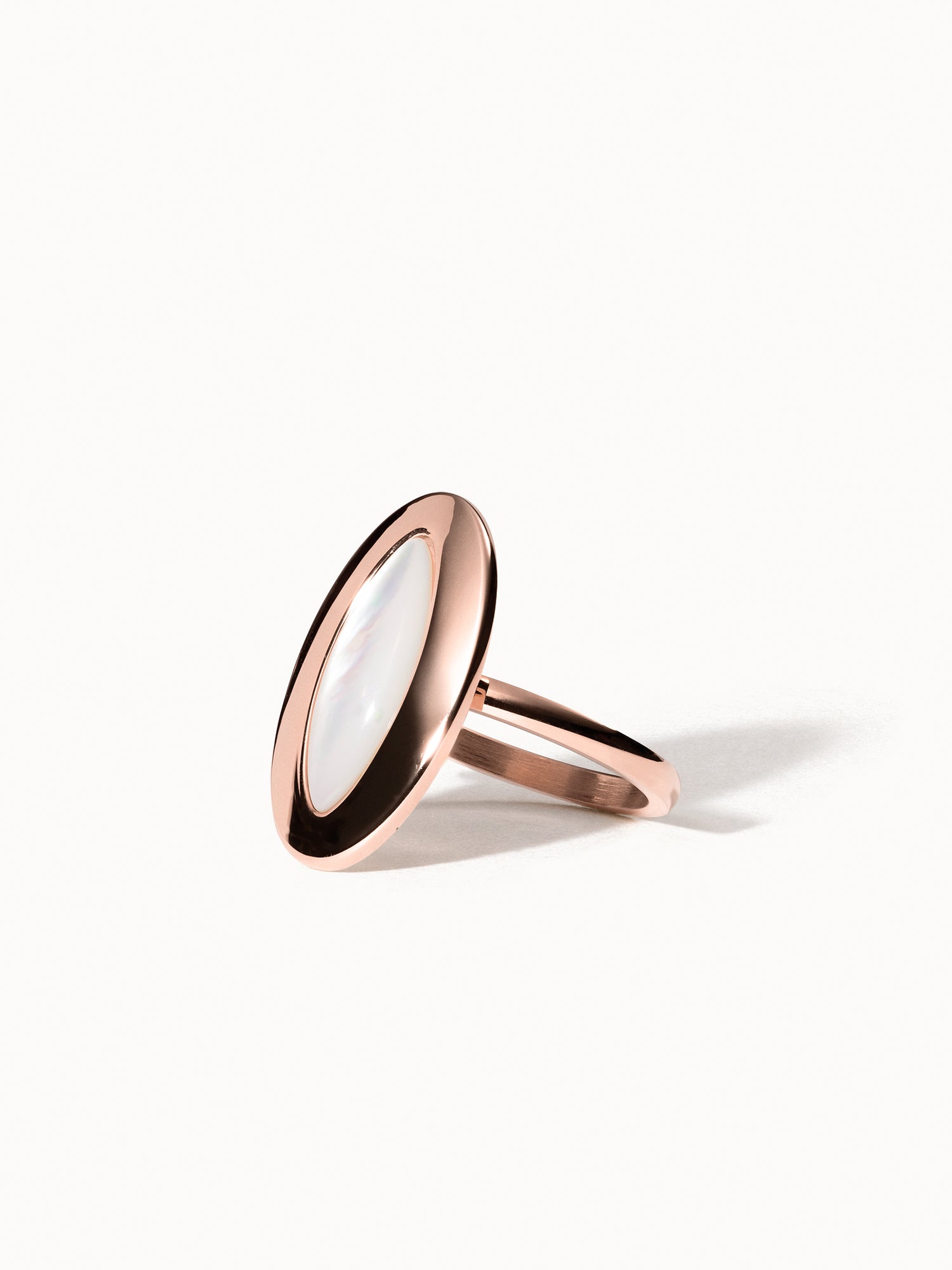 purelei-island-elegance-ring-mit-perlmutt-inlay-oval image 7
