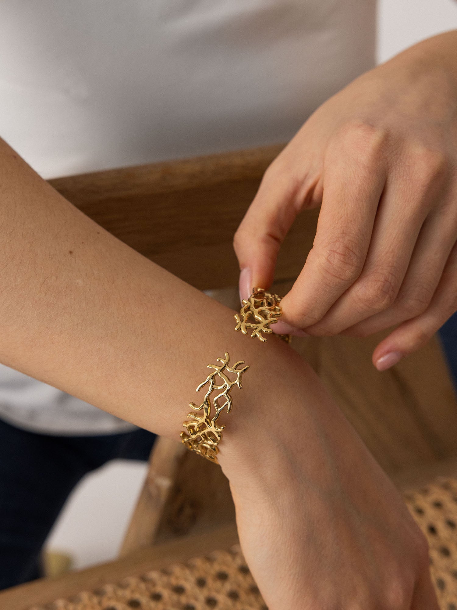 purelei-mahina-club-coral-armcuff image 3