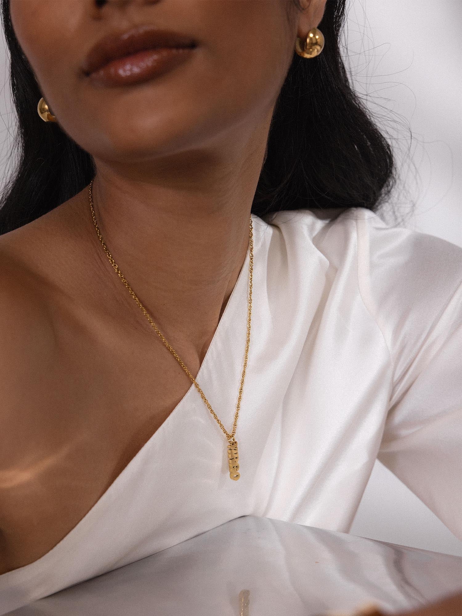 purelei-virgo-letter-charm-jungfrau-sternzeichen-anh-nger-gold image 3