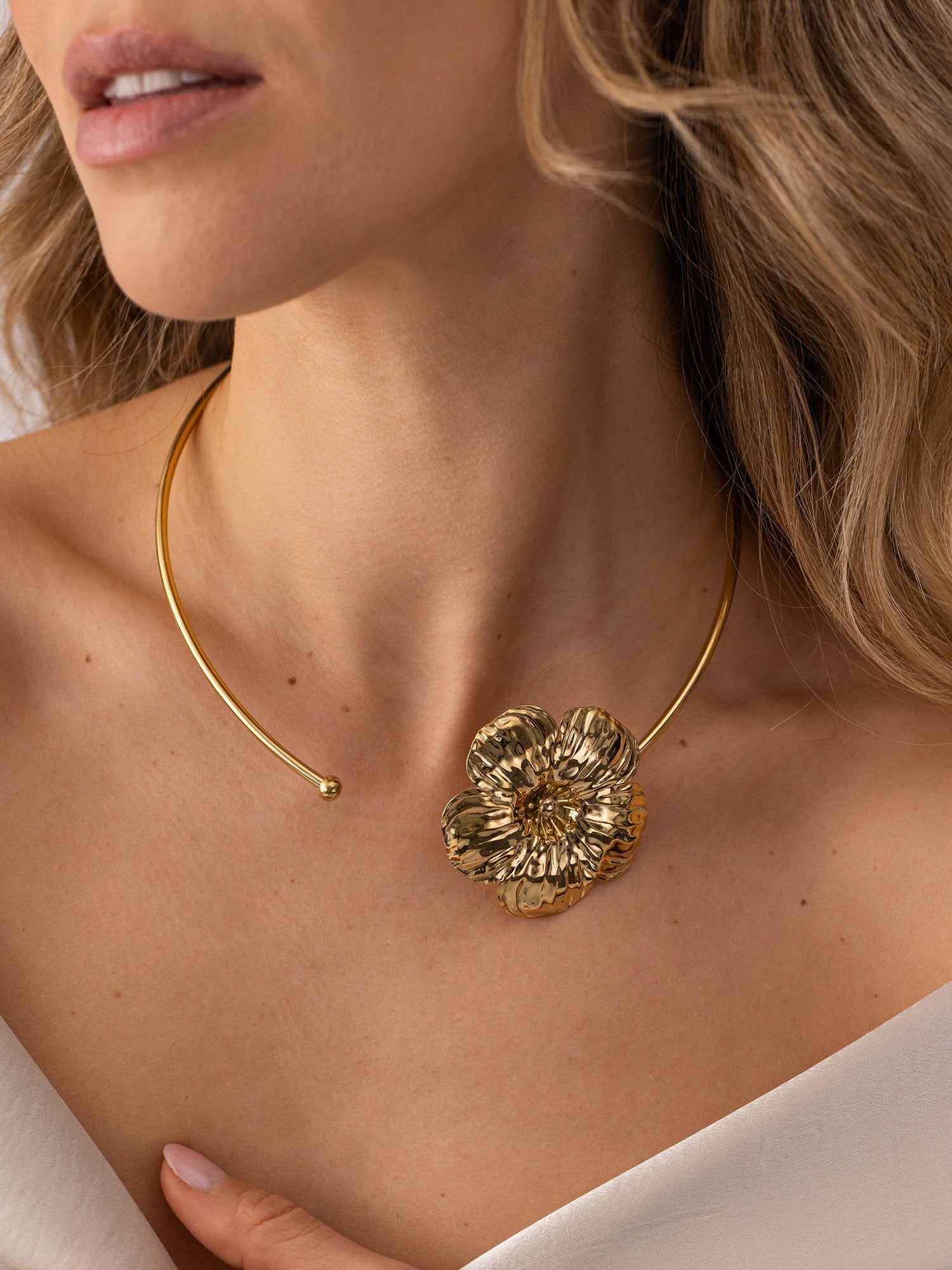 purelei-spring-flower-kette-halskette-mit-bl-ten-anh-nger-und-offenem-reif image 2