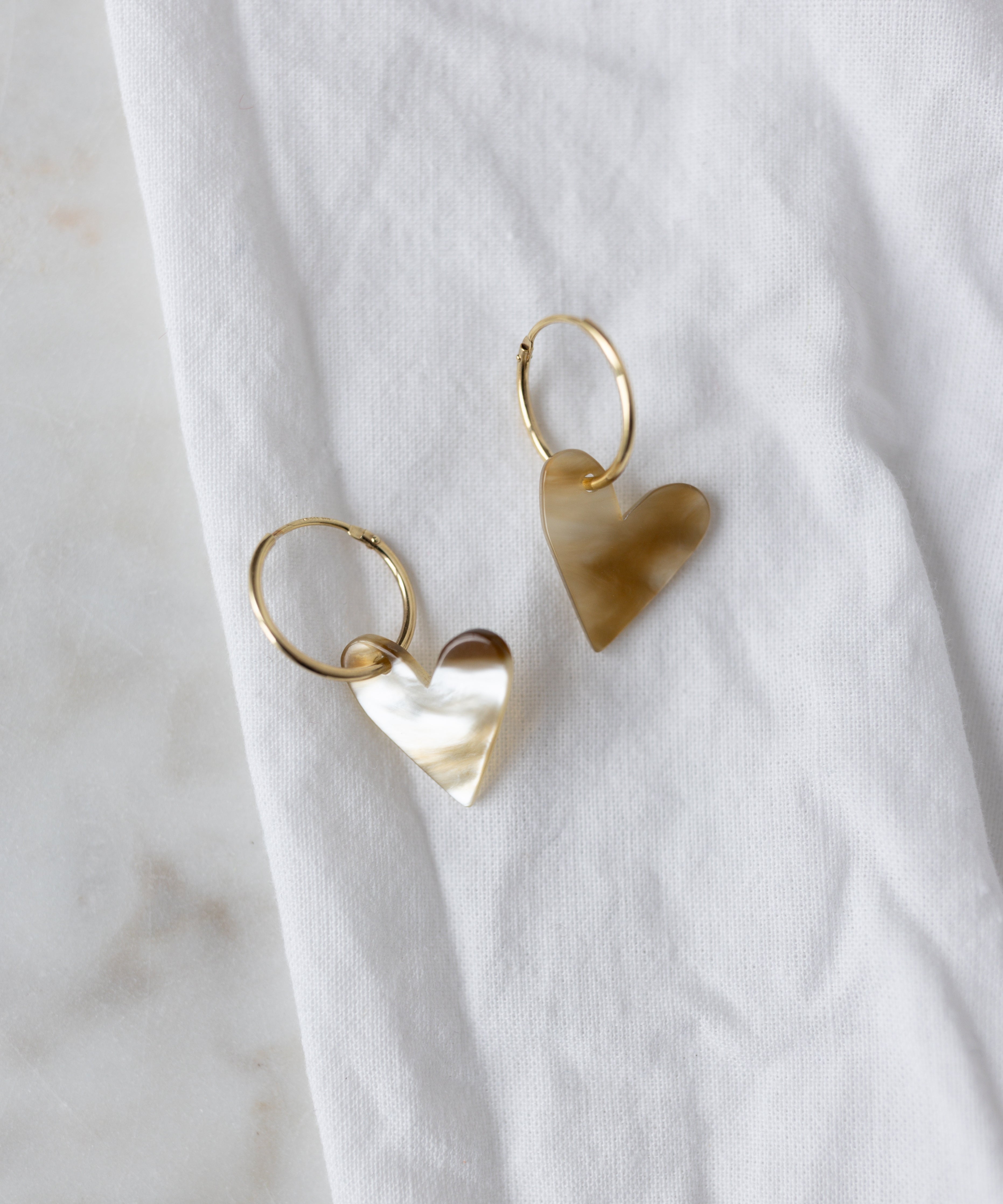 wald-berlin-exclusive-heart-black-earrings-herz-ohrringe-perlmutt image 3