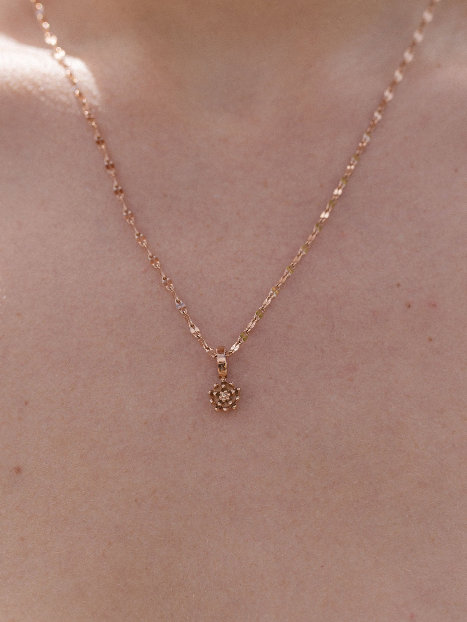 purelei-seerosen-charm-anh-nger-geburtsblume-juli image 8