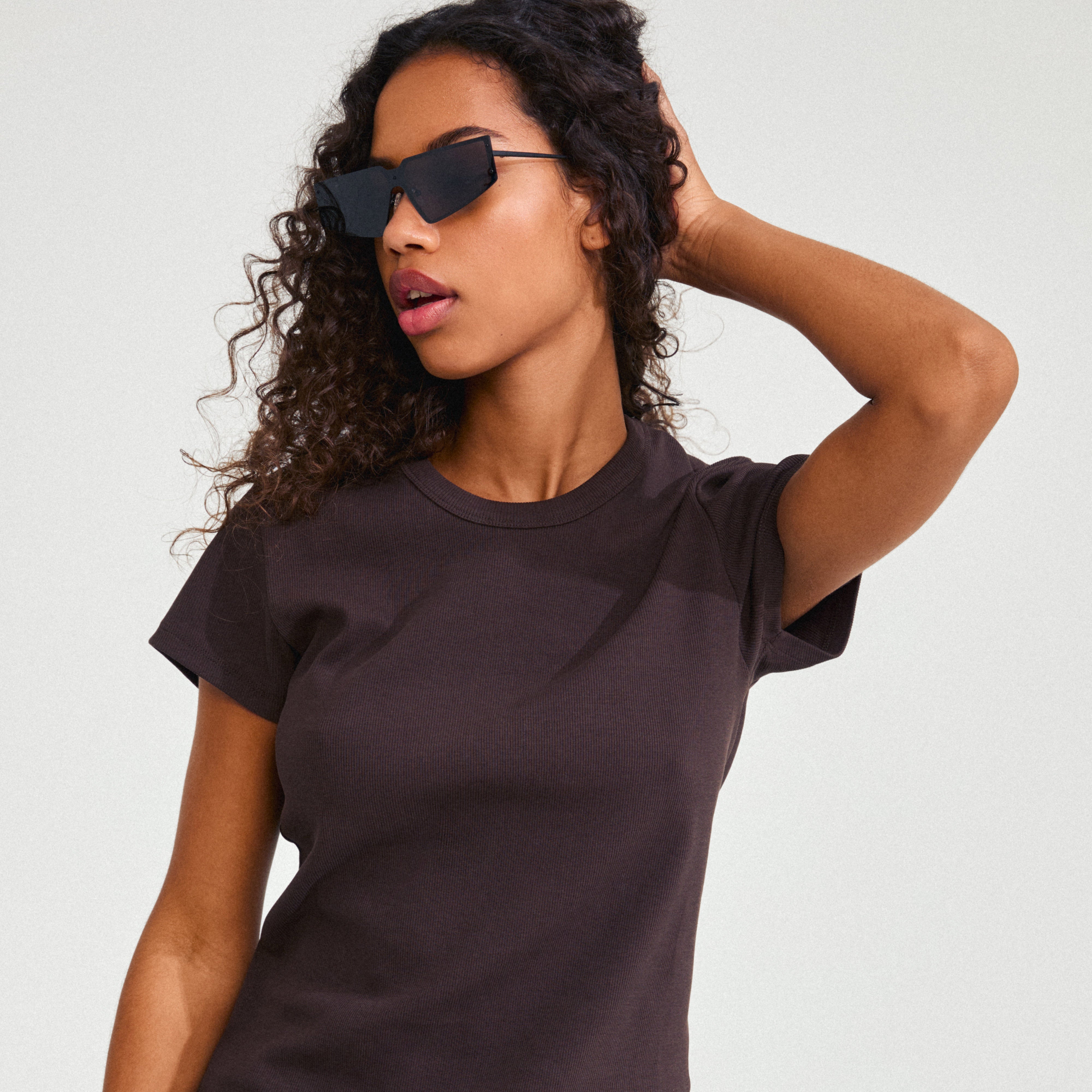 pilgrim-alexia-sonnenbrille-schwarz-slim-metallgestell-mit-dunklen-gl-sern image 3