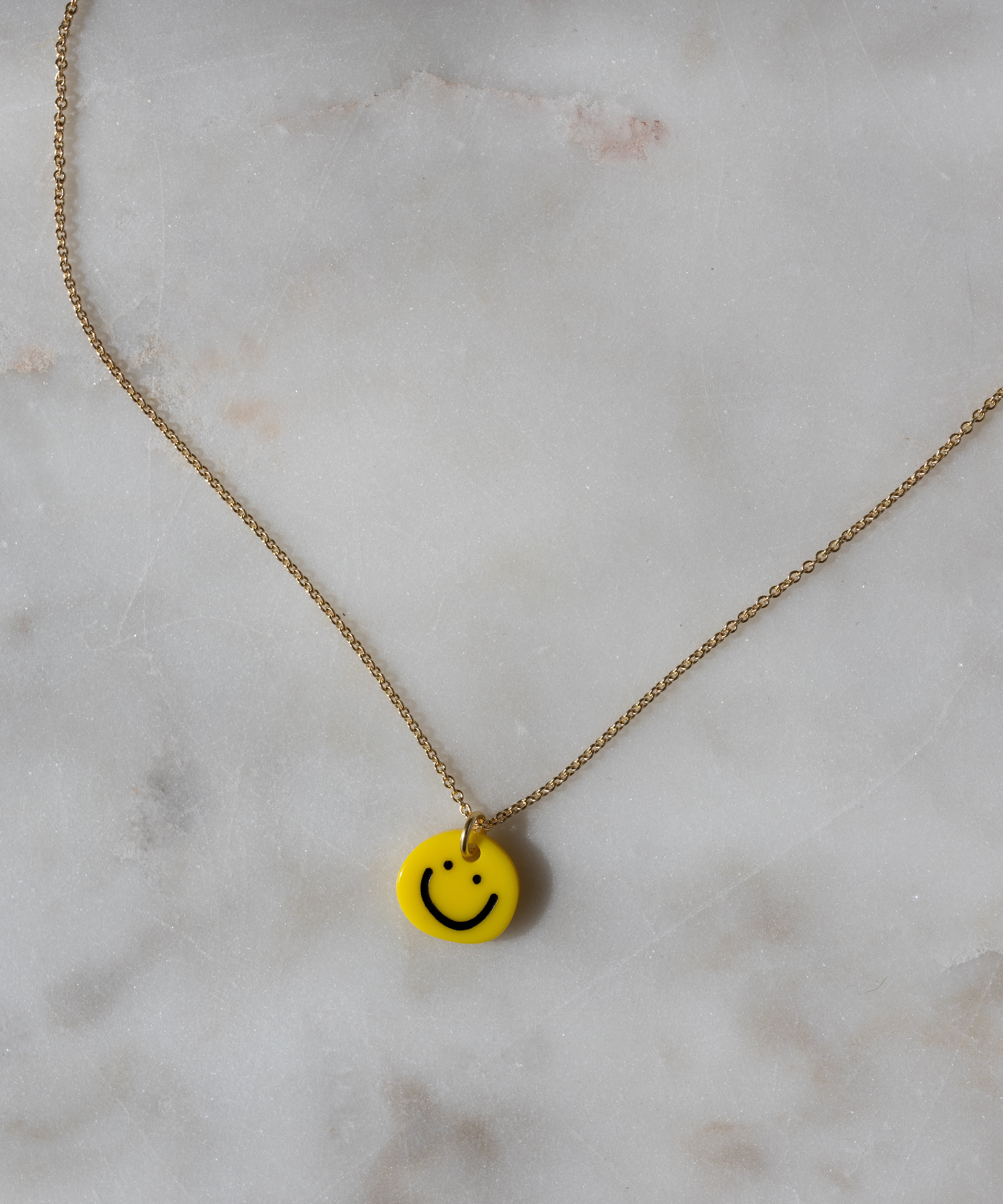 wald-berlin-smilie-yellow-necklace-goldkette-43-cm-mit-handbemaltem-smiley-anh-n image 2