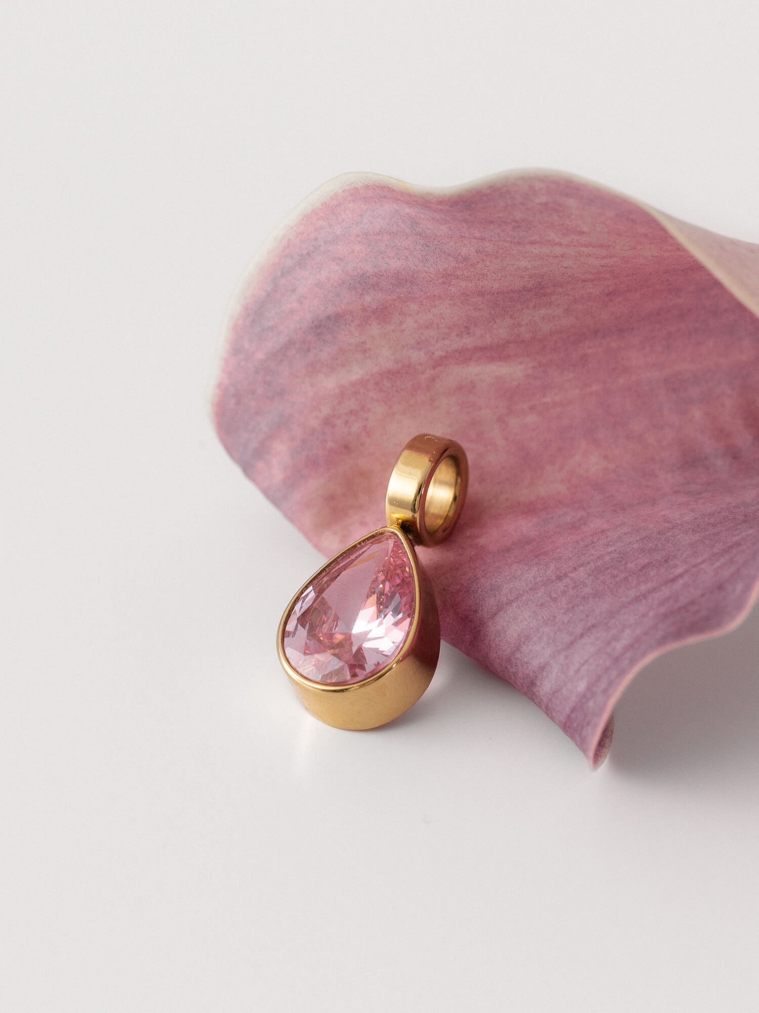 purelei-blush-drop-charm-tropfen-mit-rosa-zirkonia image 6