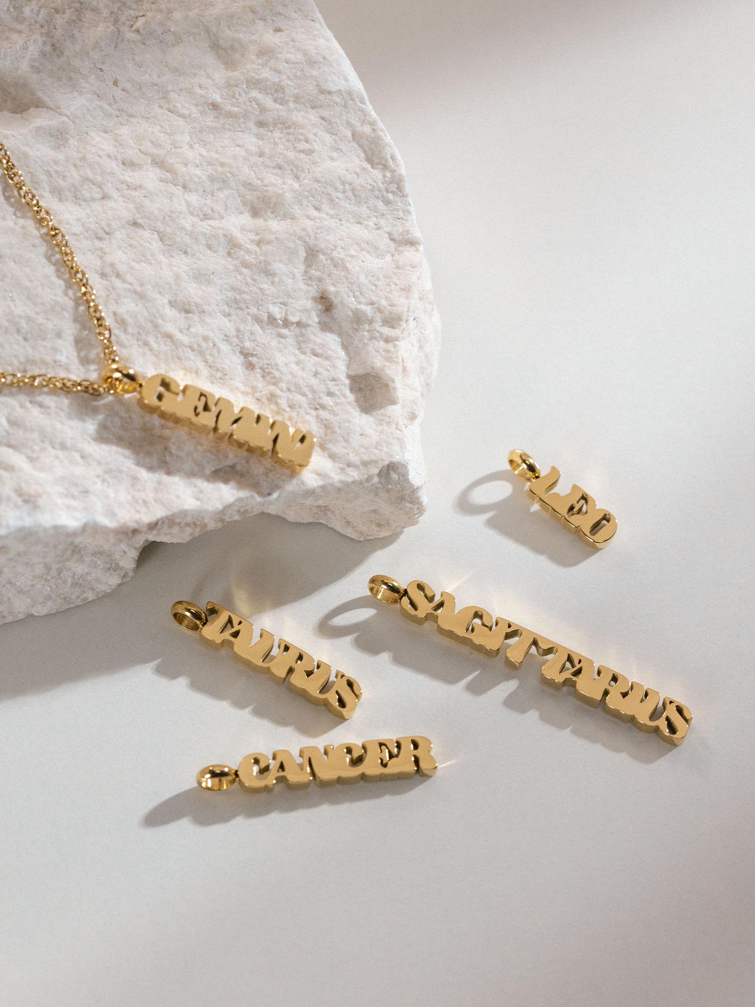 purelei-cancer-letter-charm-sternzeichen-krebs-anh-nger image 4