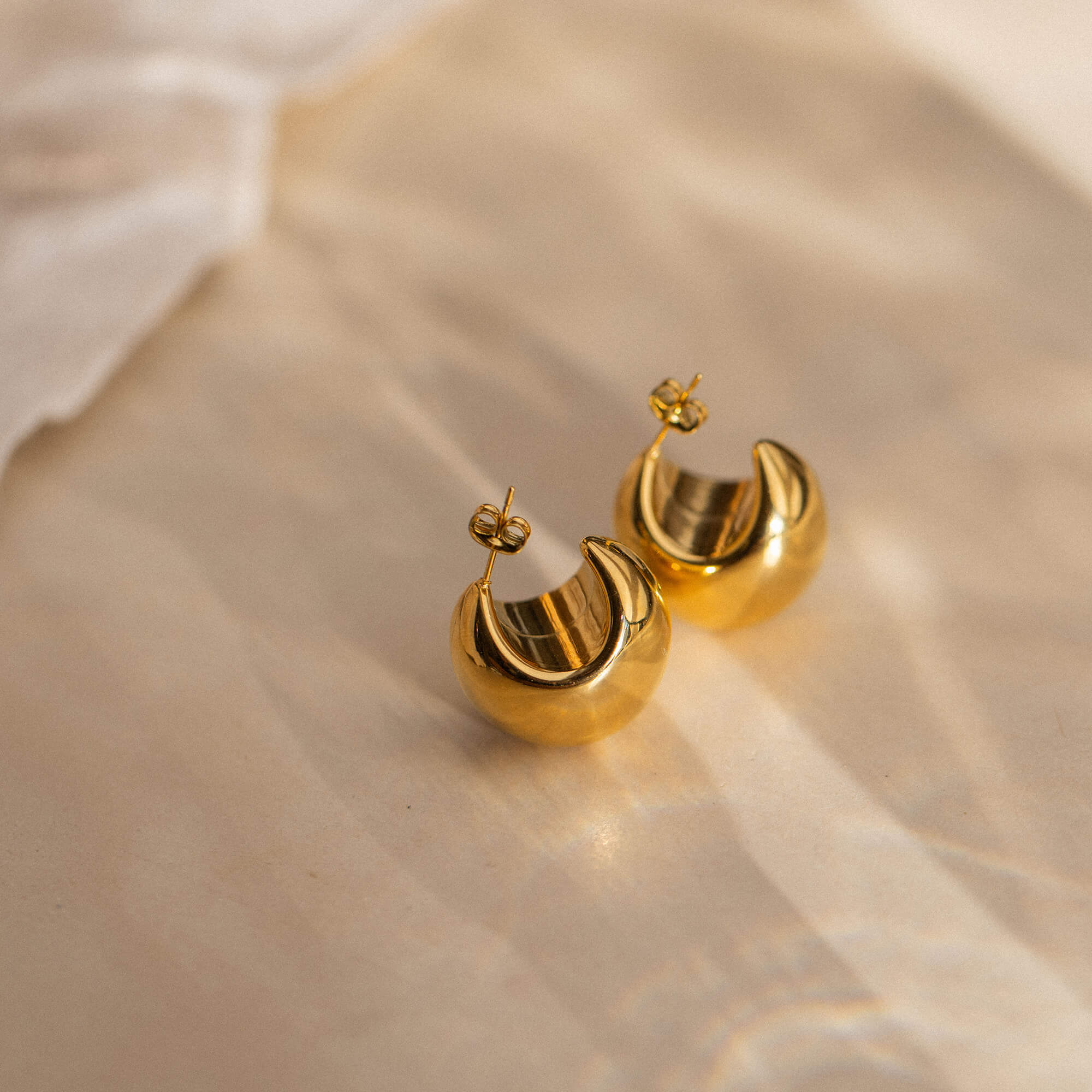 purelei-moonshine-ohrringe-breite-creolen-23-mm-in-gold-silber-ros-gold image 8