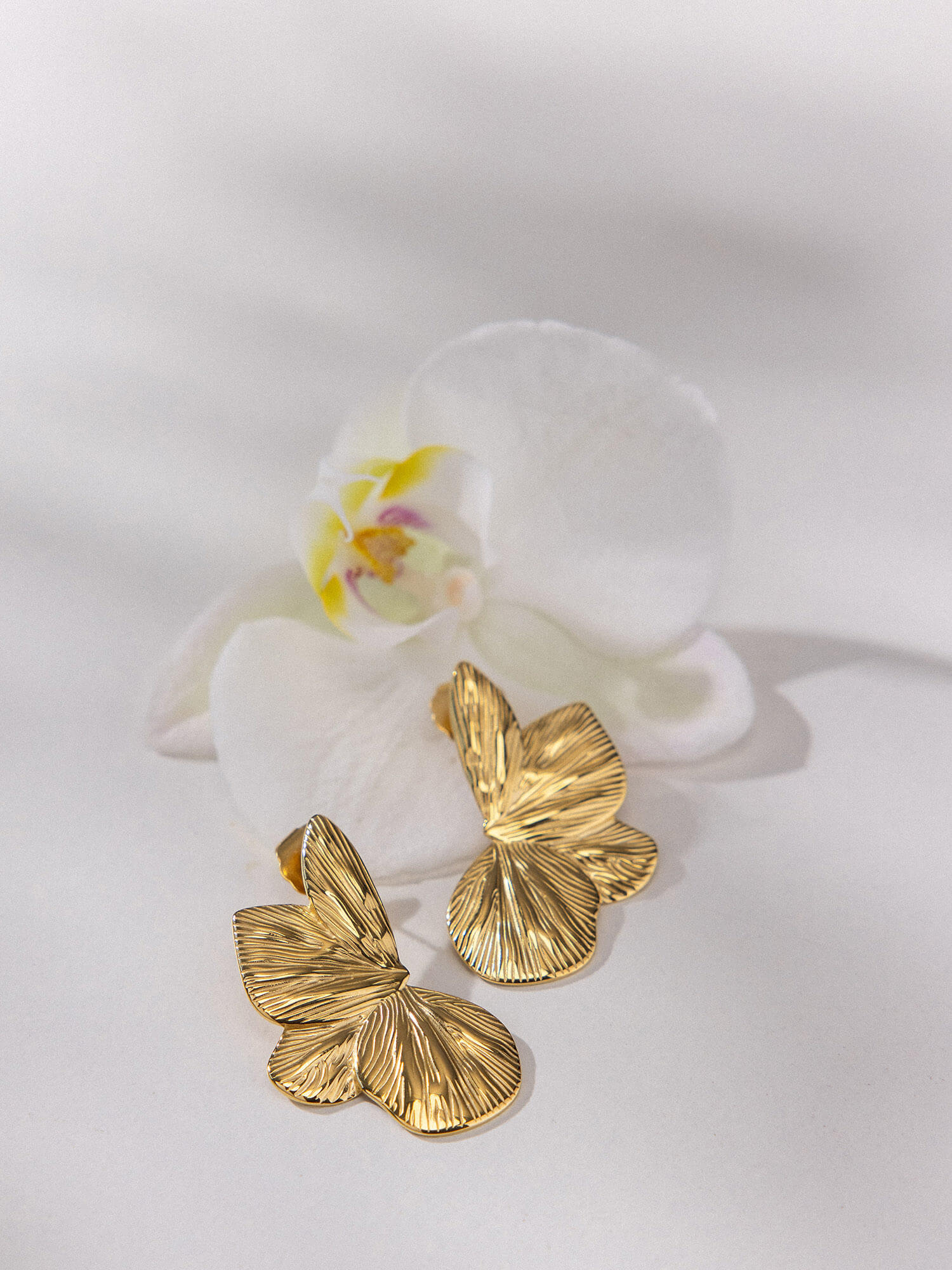 purelei-petal-small-ohrringe-bl-tenform-klein-in-gold-silber-ros-gold image 4