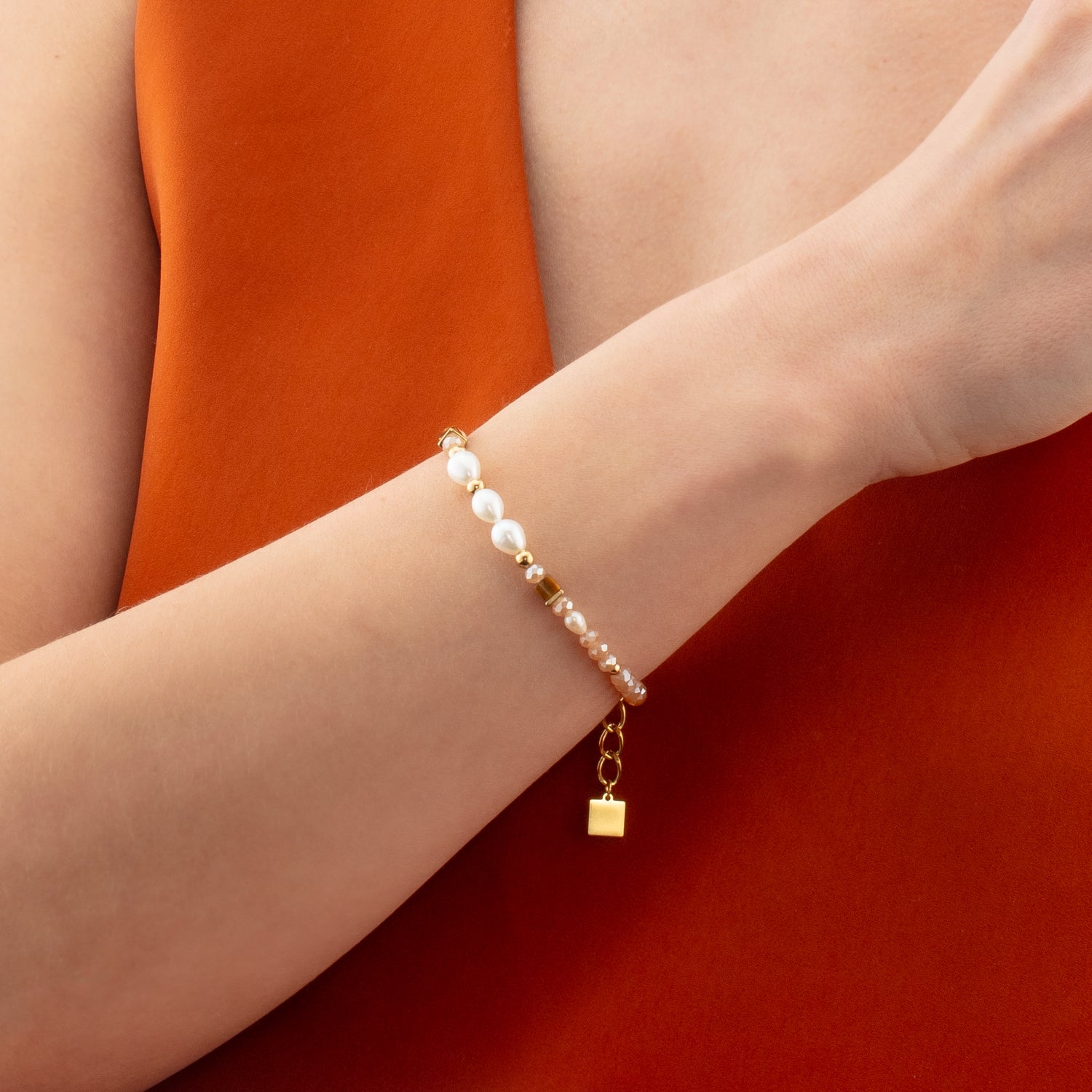 coeur-de-lion-armband-cosmic-pearls-deep-gold image 4