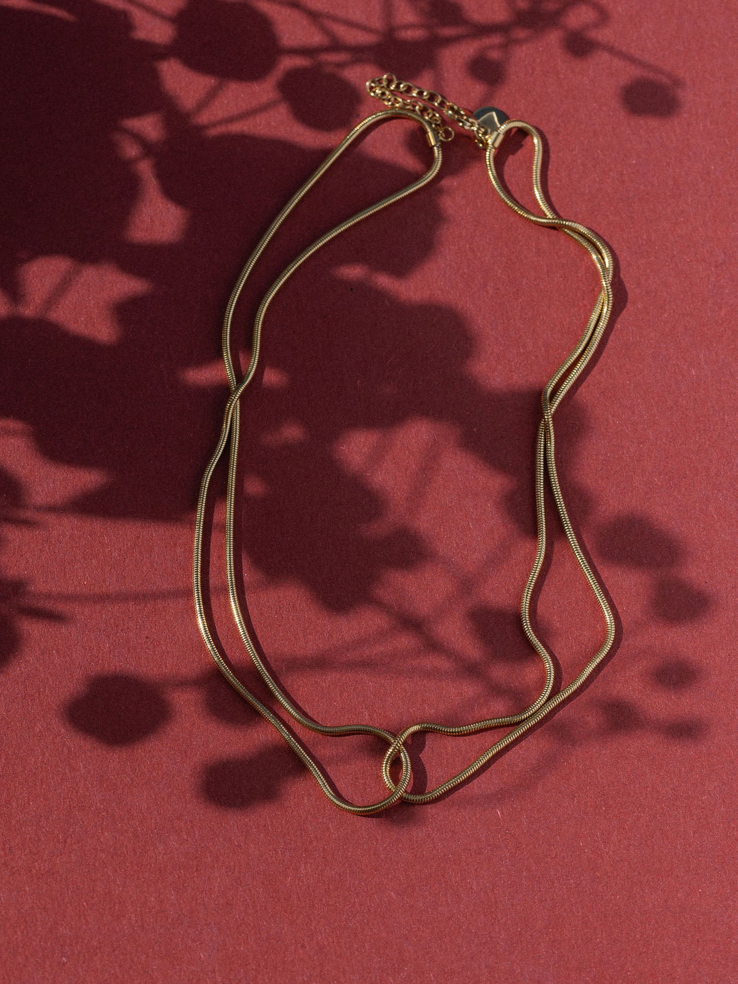purelei-kindness-kette-doppelte-schlangenkette-mit-knoten-40-45-cm image 3