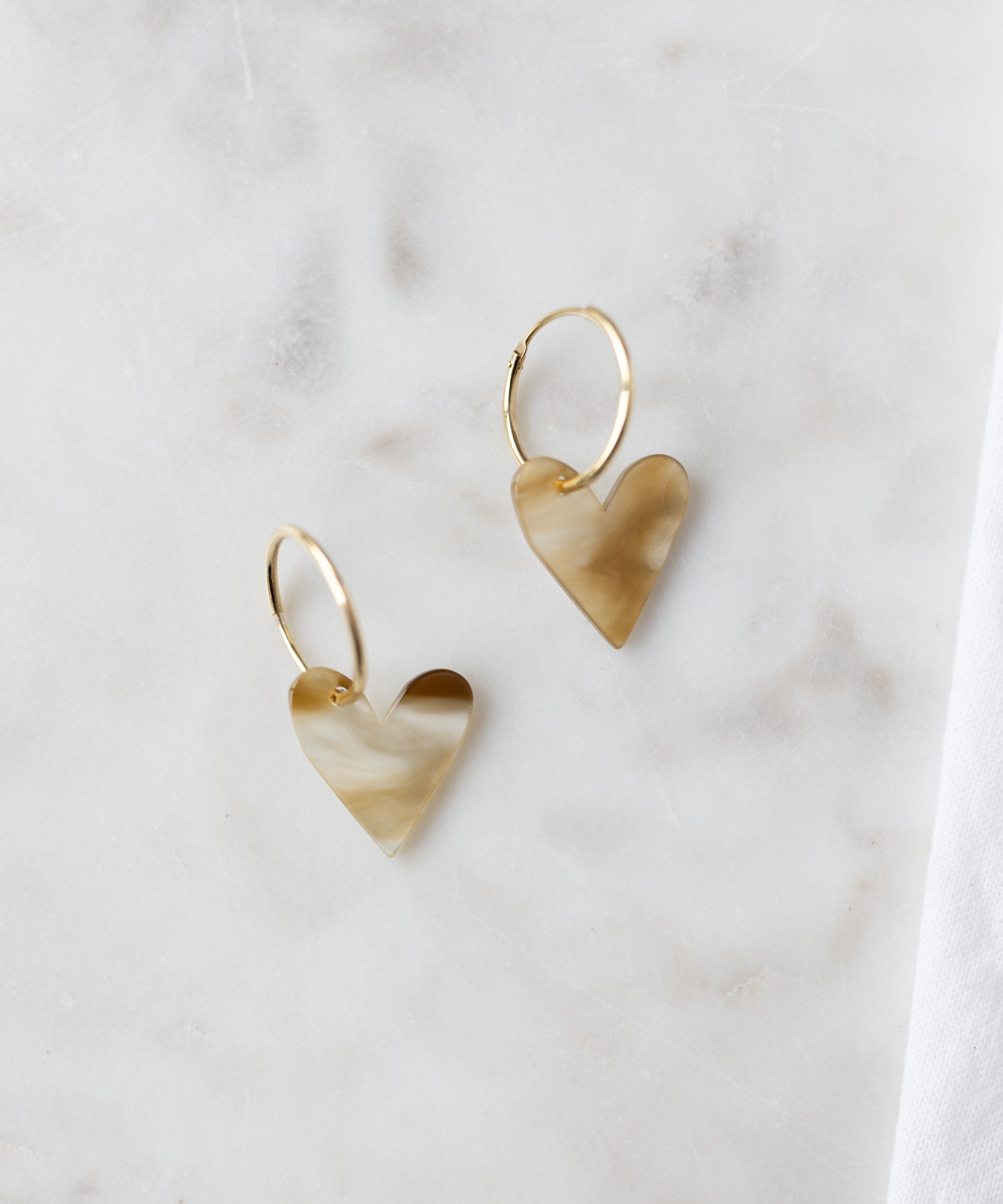 wald-berlin-exclusive-heart-black-earrings-herz-ohrringe-perlmutt image 1