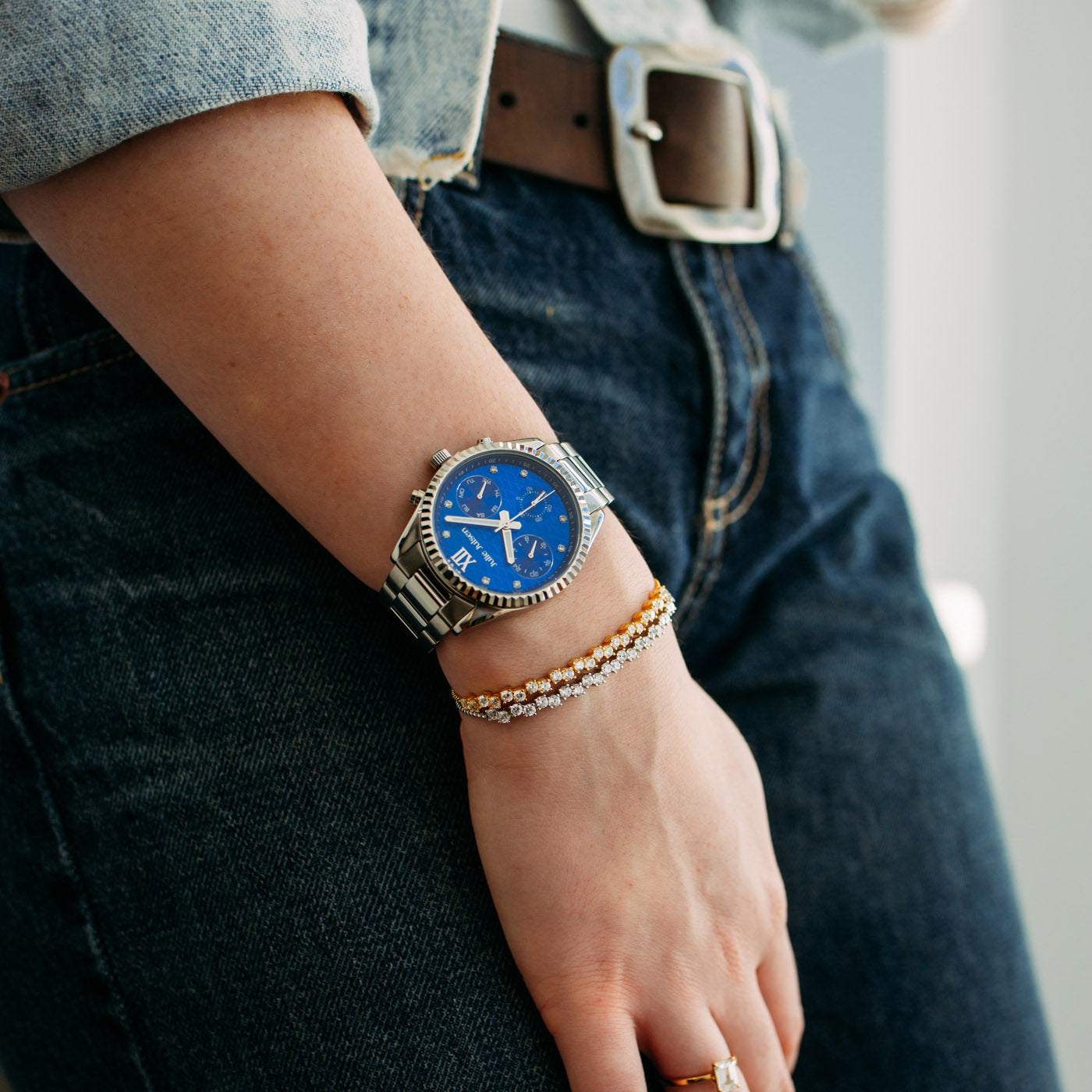 julie-julsen-sportiv-multifunktion-damenarmbanduhr-silber-edelstahl-36-mm-5-atm image 2