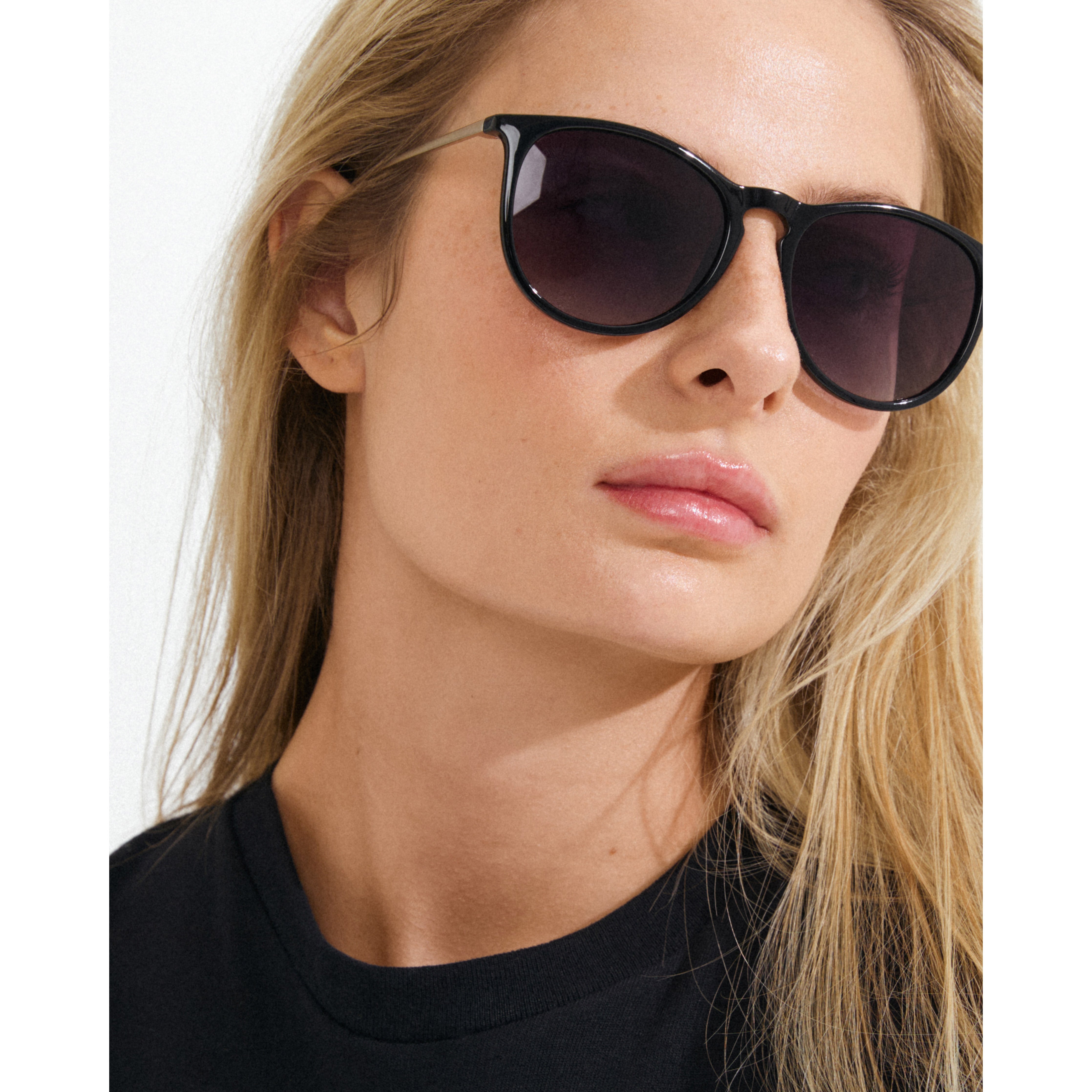 pilgrim-vanille-sonnenbrille-schwarz-gold-mit-uv400 image 3