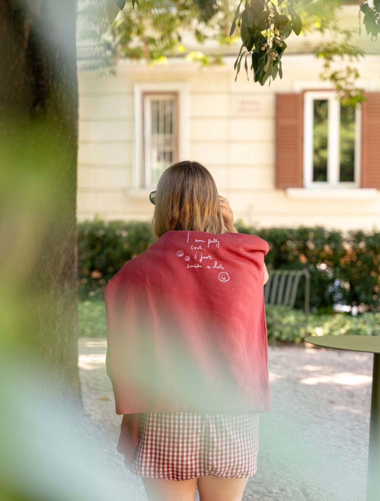 wald-berlin-x-rothsicht-pretty-cool-jumper-bordeaux-bio-baumwolle-oversize image 3