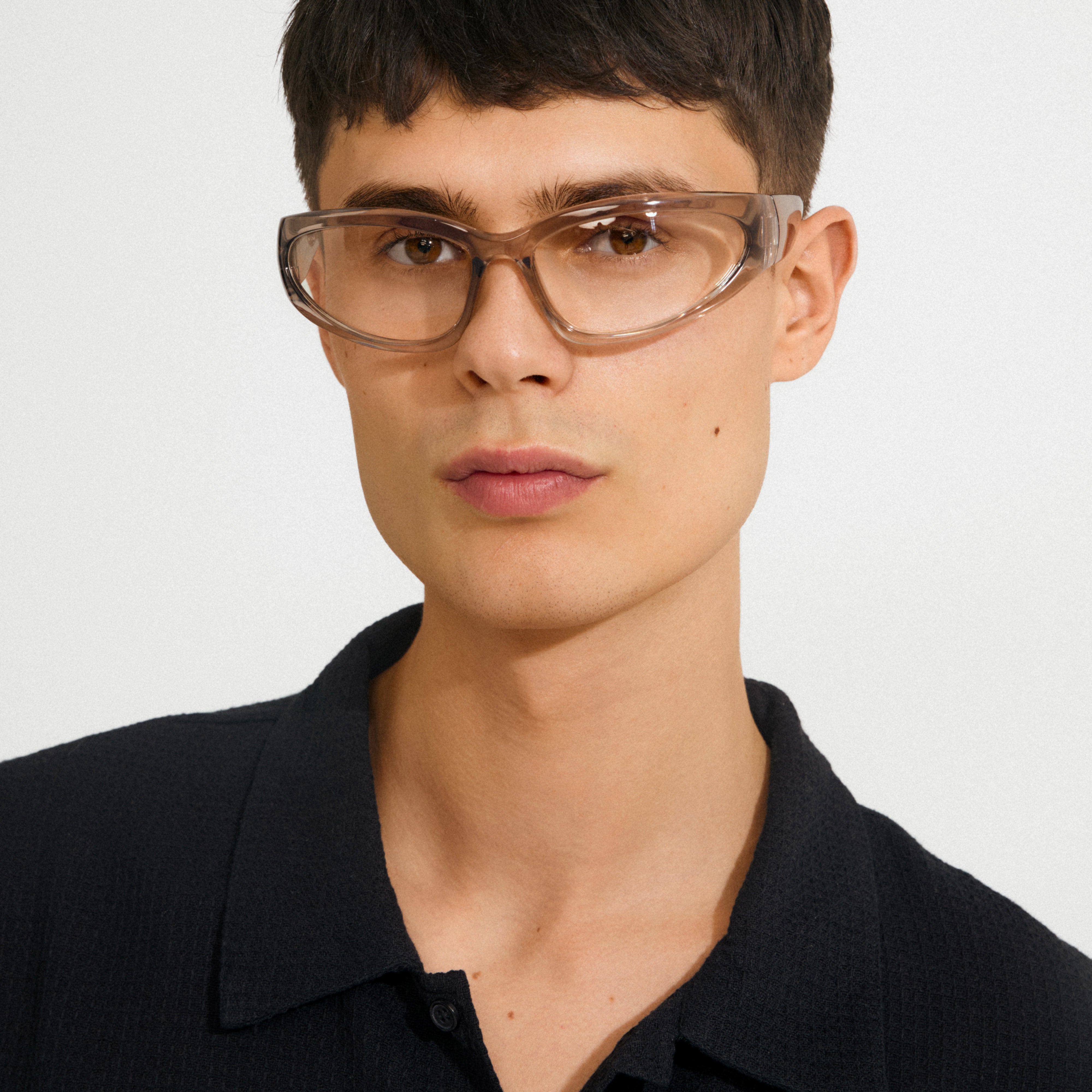 pilgrim-bryar-sonnenbrille-grau-transparent-im-y2k-sportdesign image 4