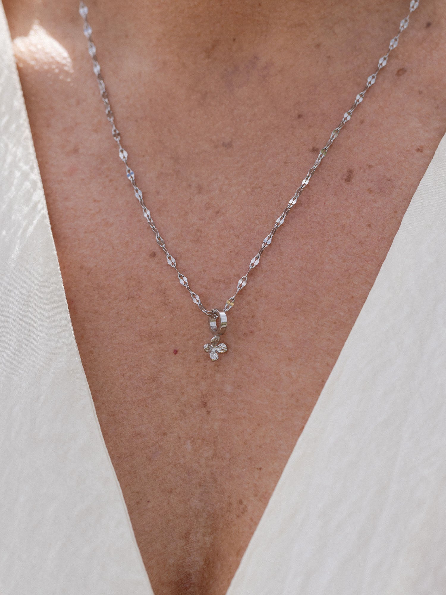 purelei-veilchen-charm-anh-nger-geburtsblume-februar-8-mm image 6