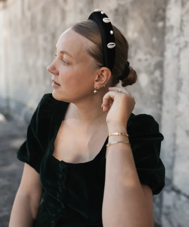 wald-berlin-simone-de-beauvoir-haarreif-black-samt-sample-sale image 1