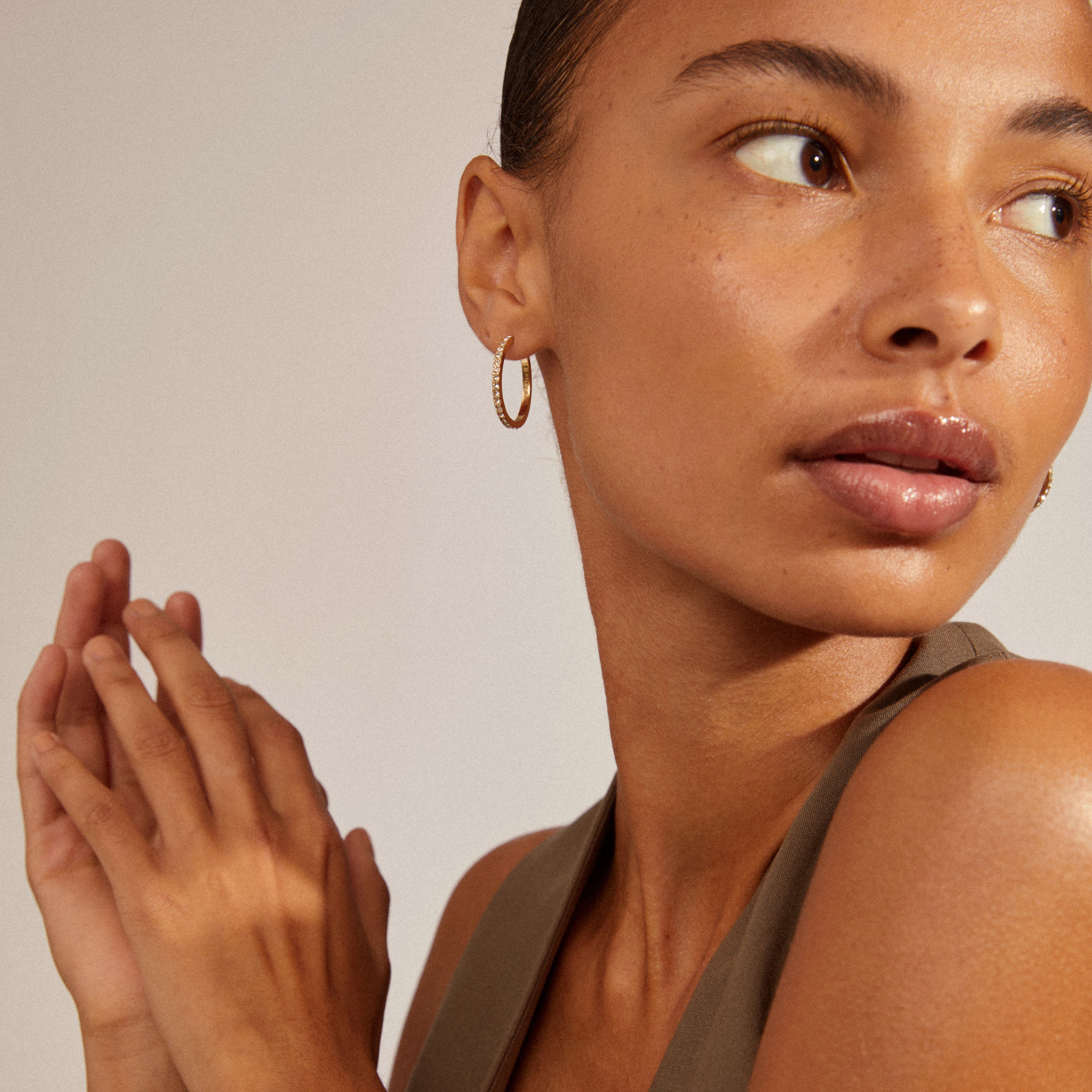 pilgrim-ebna-maxi-crystal-hoops-gold-plated-gro-e-creolen image 3