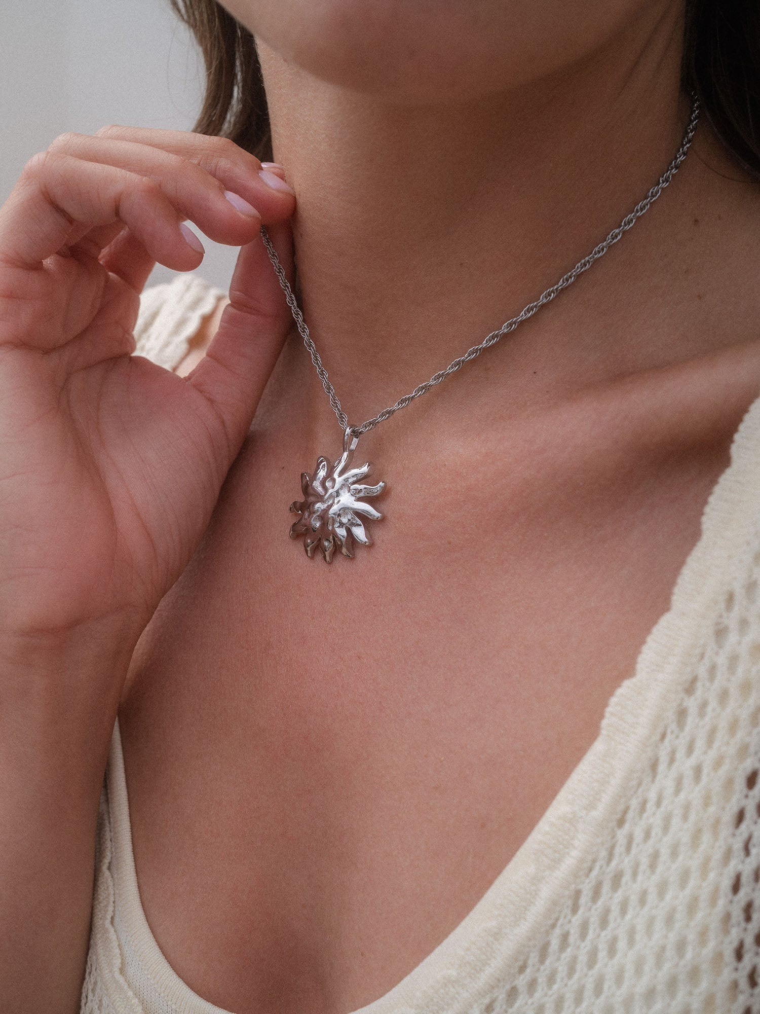 purelei-iconic-sun-charm-sonnen-anh-nger-gro image 5