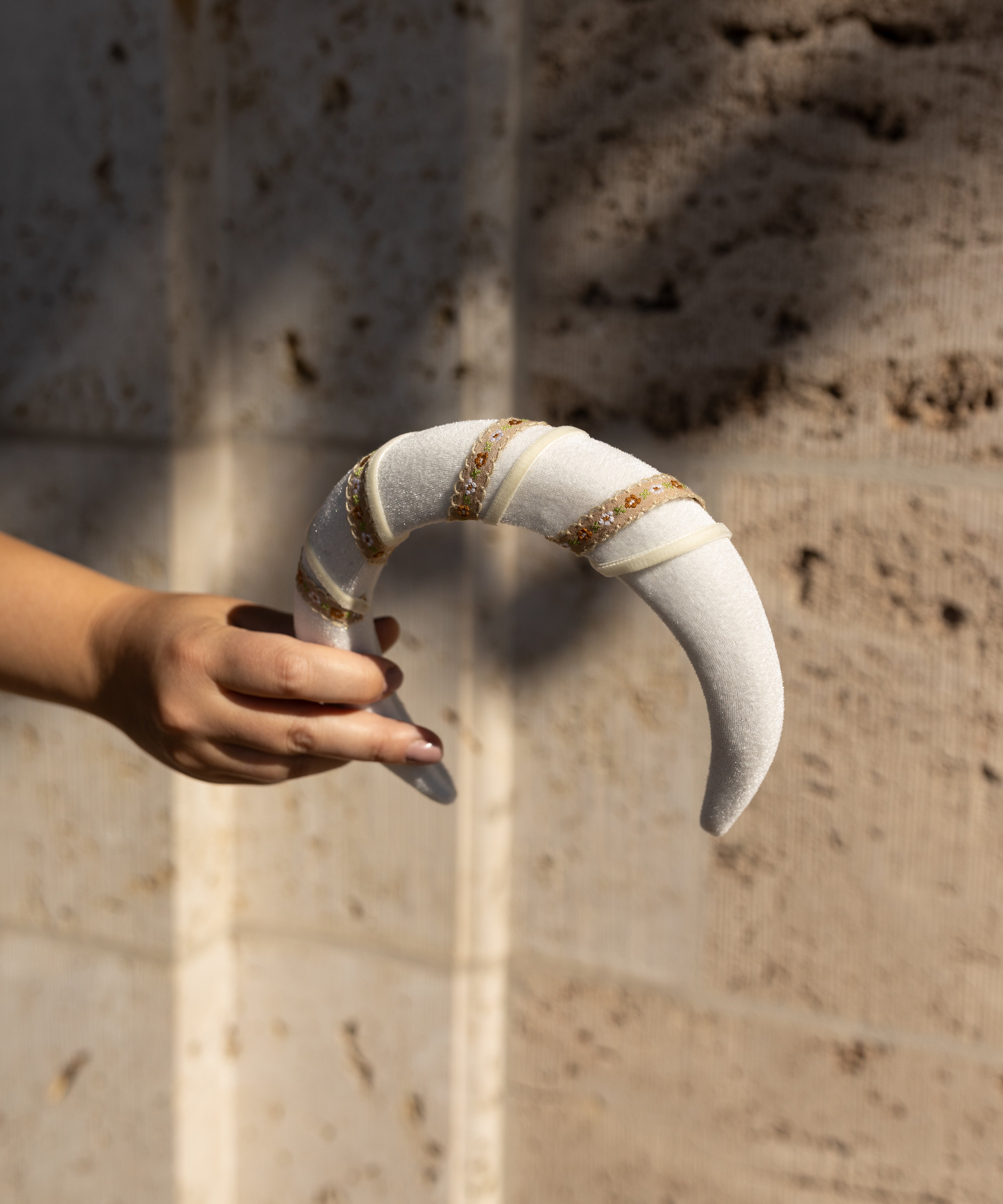 wald-berlin-swirl-headband-white-samt-haarreif-wei image 1