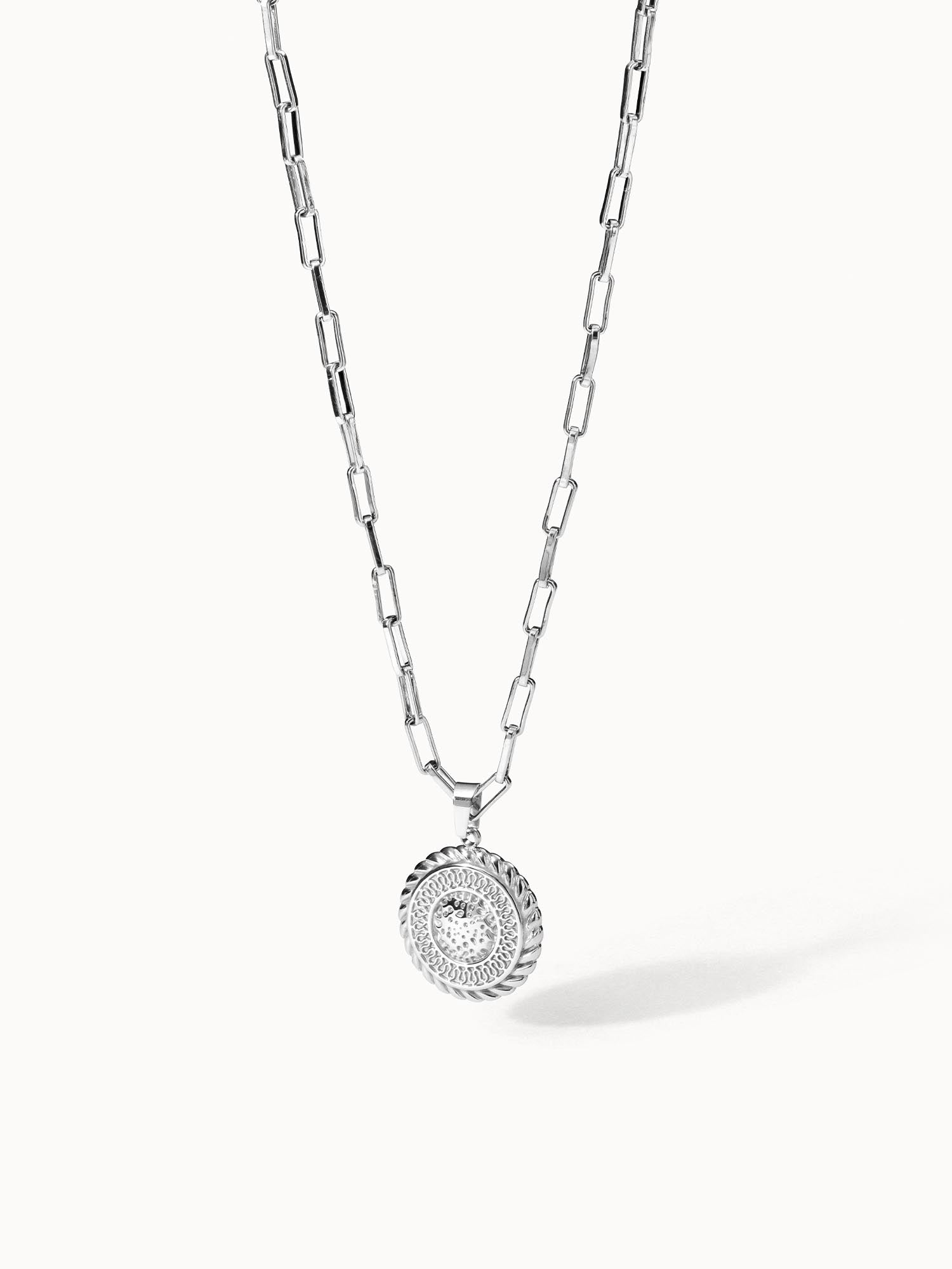 purelei-waina-kette-statement-kette-mit-pr-ge-charm image 4