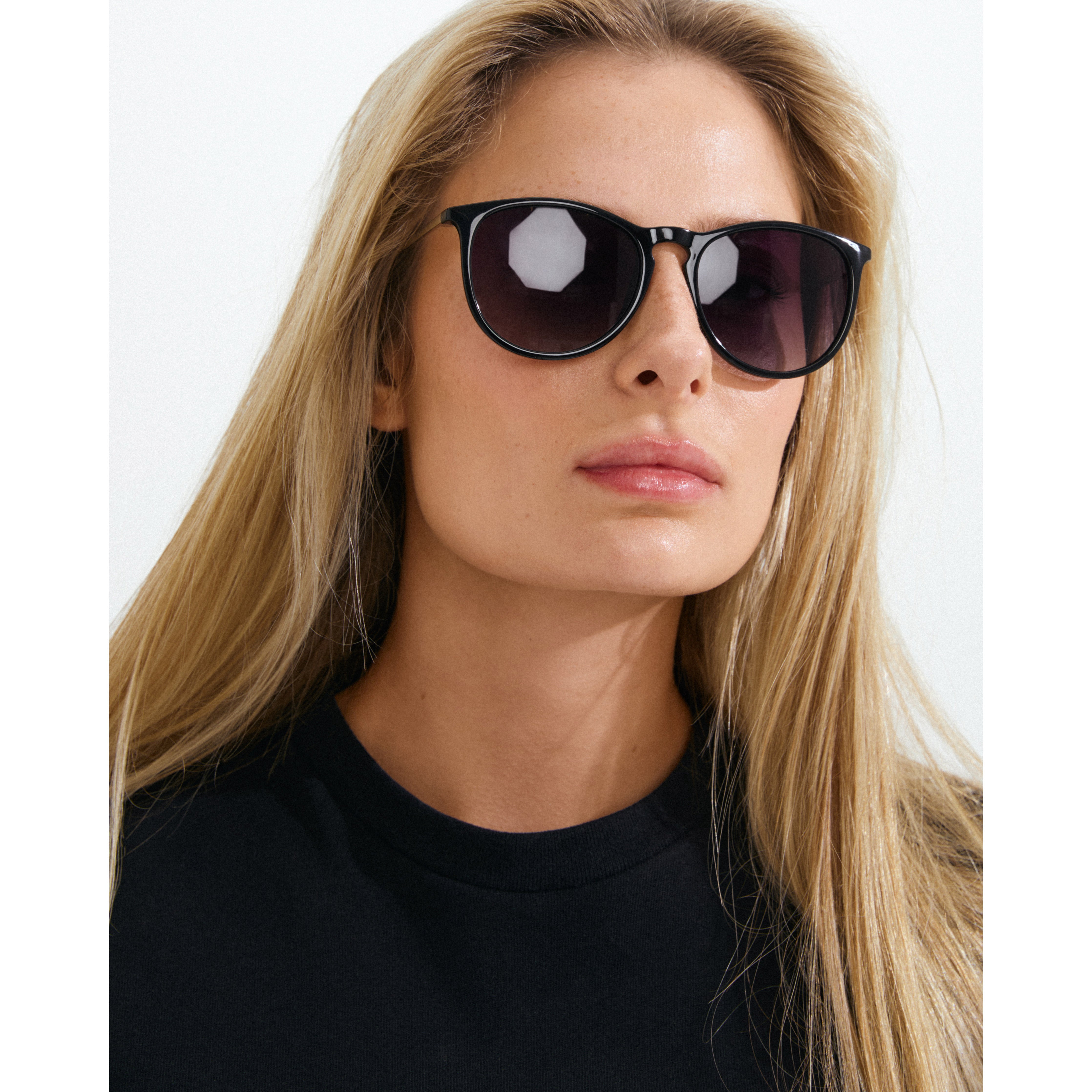 pilgrim-vanille-sonnenbrille-schwarz-gold-mit-uv400 image 2
