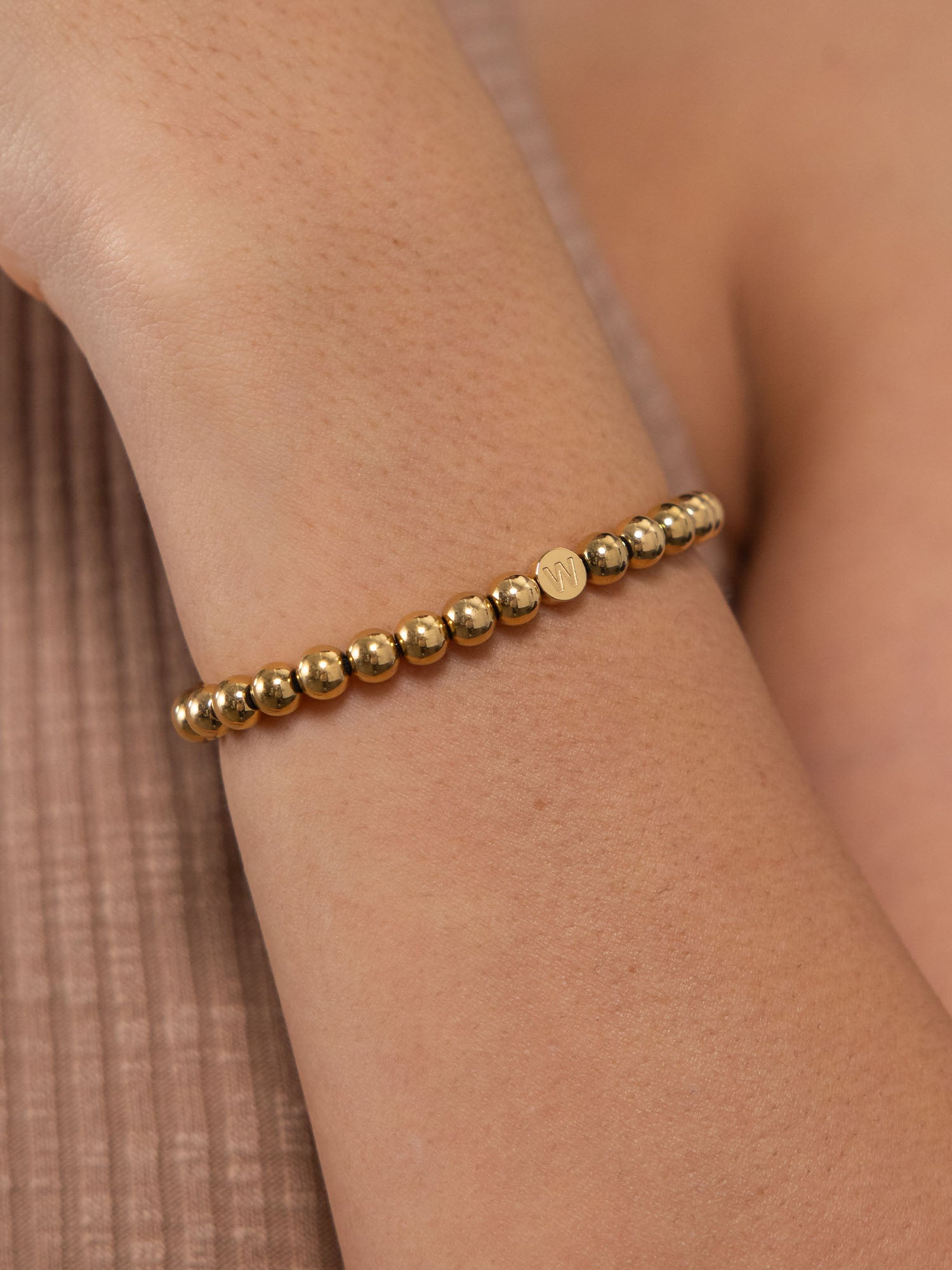 purelei-letter-w-armband-personalisiert-buchstaben image 2