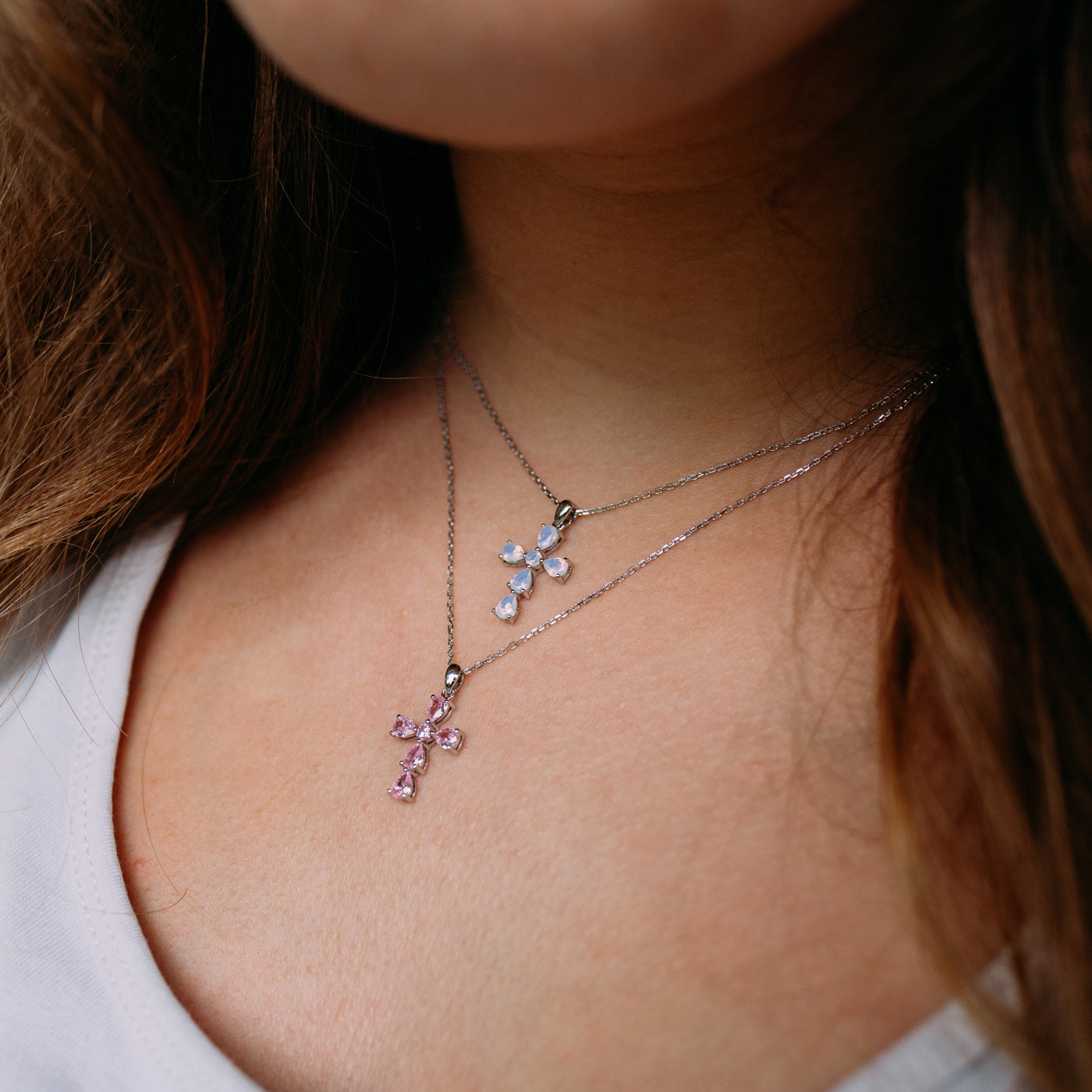julie-julsen-kreuz-kette-mit-anh-nger-silber-mit-6-zirkonia-perlmutt image 2