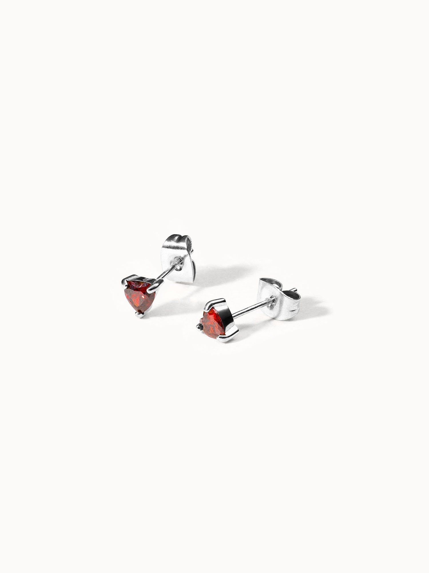 purelei-red-heart-ohrringe-herz-5-mm-mit-rotem-zirkonia image 5
