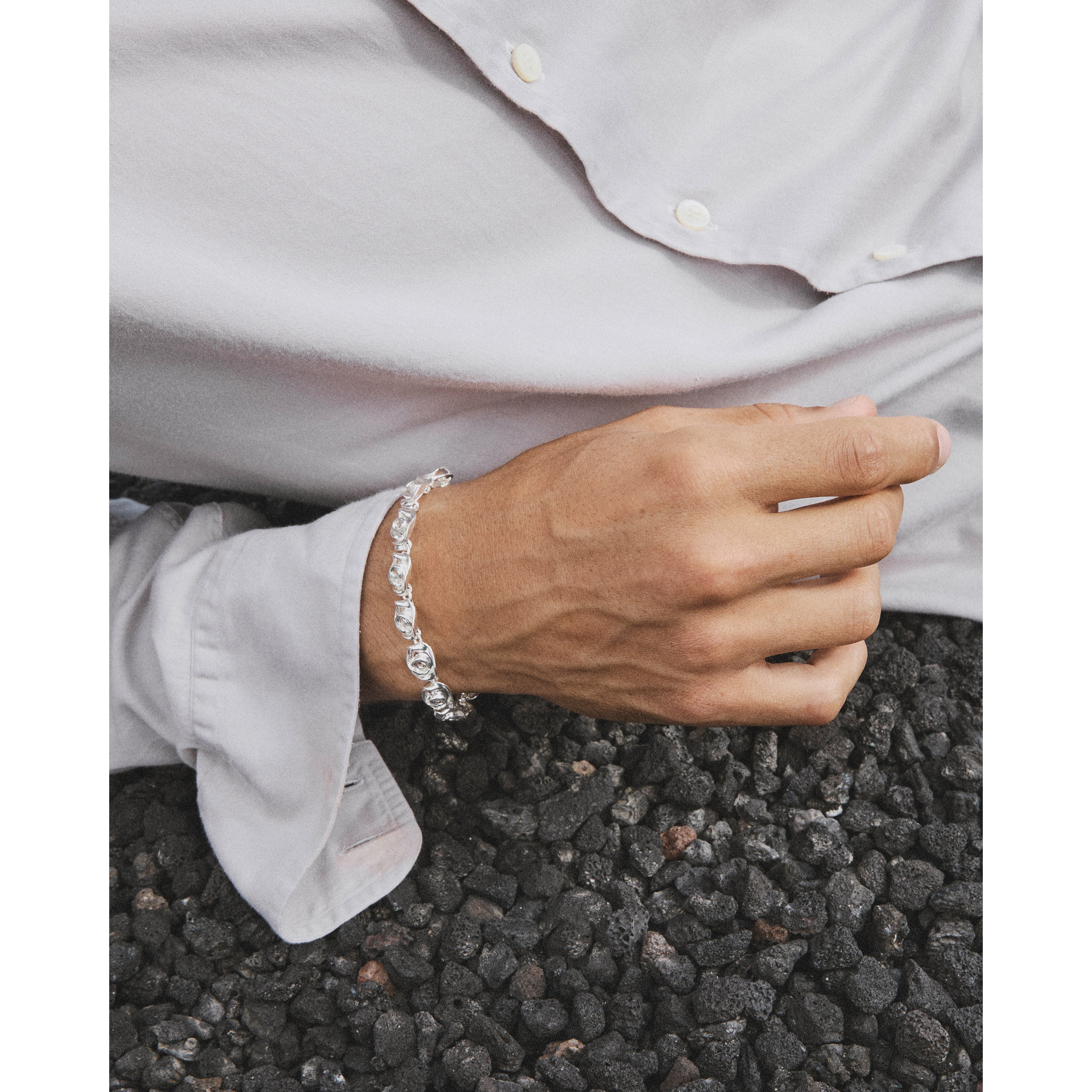pilgrim-inner-armband-versilbert-mit-rosen-gliedern image 4