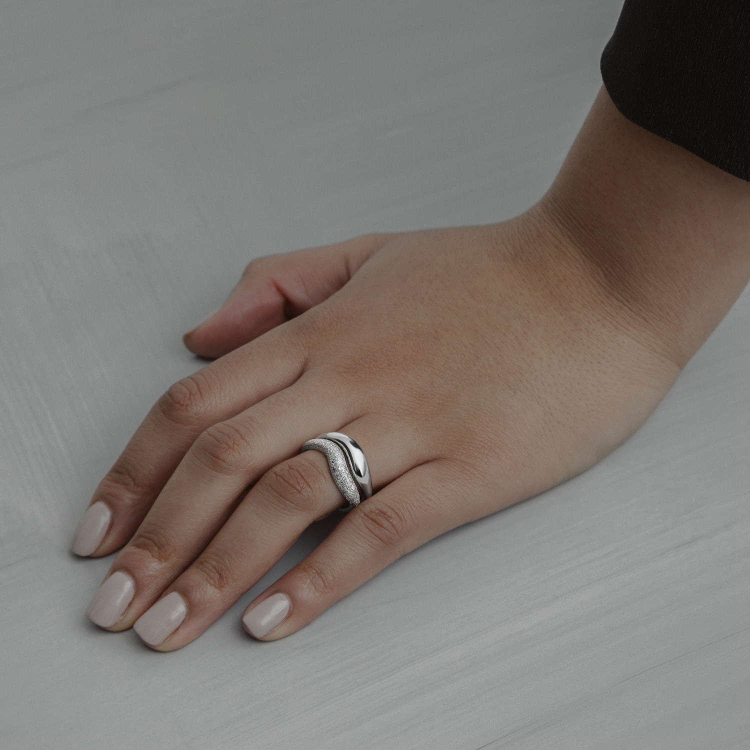 xenox-dusted-glow-ring-925-sterlingsilber-rhodiniert-strukturiert image 3