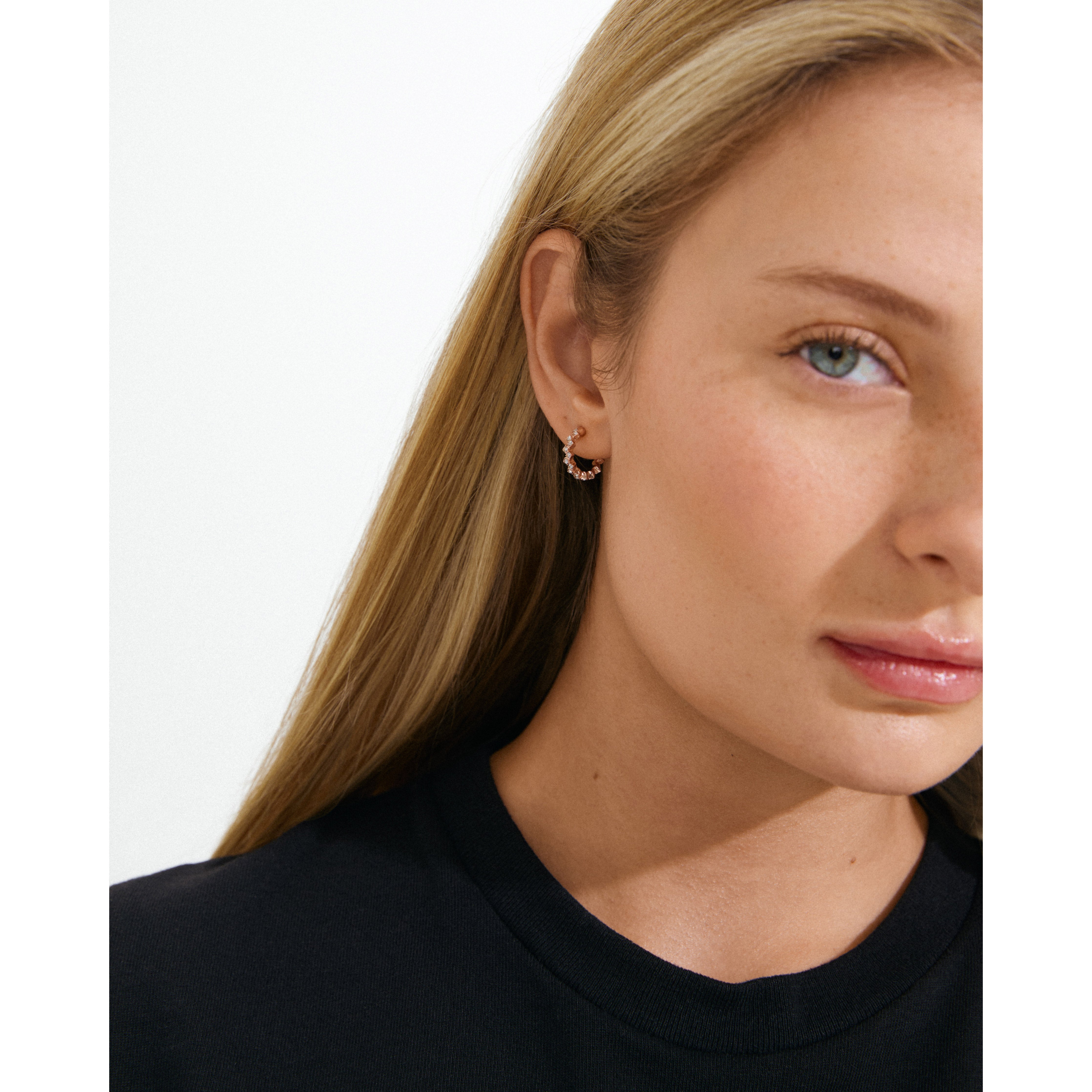 pilgrim-ester-creolen-ohrringe-rosegold-plattiert-mit-preciosa-kristallen image 2