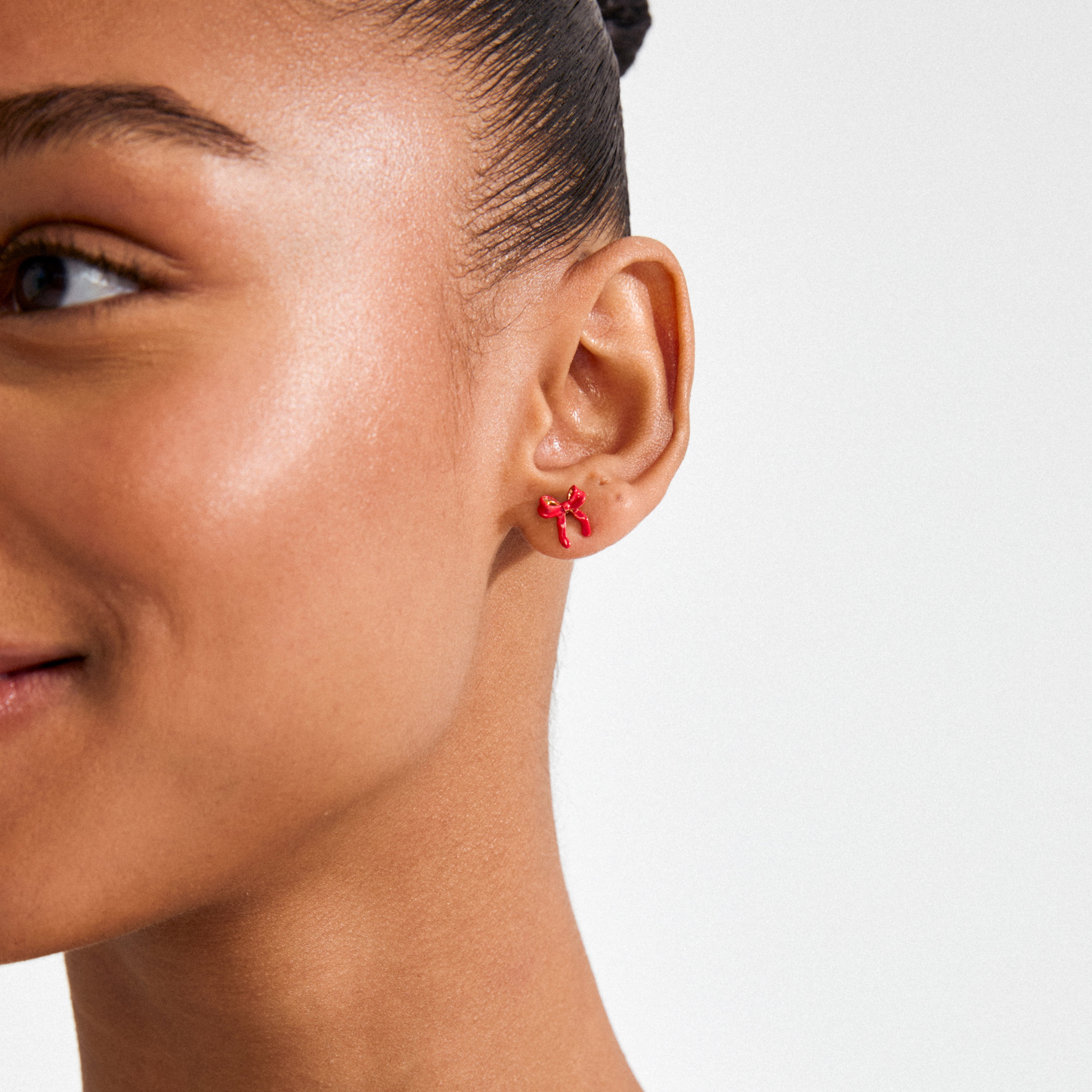 pilgrim-sigrun-ohrstecker-schleife-rot-gold-plated-bow-studs image 3