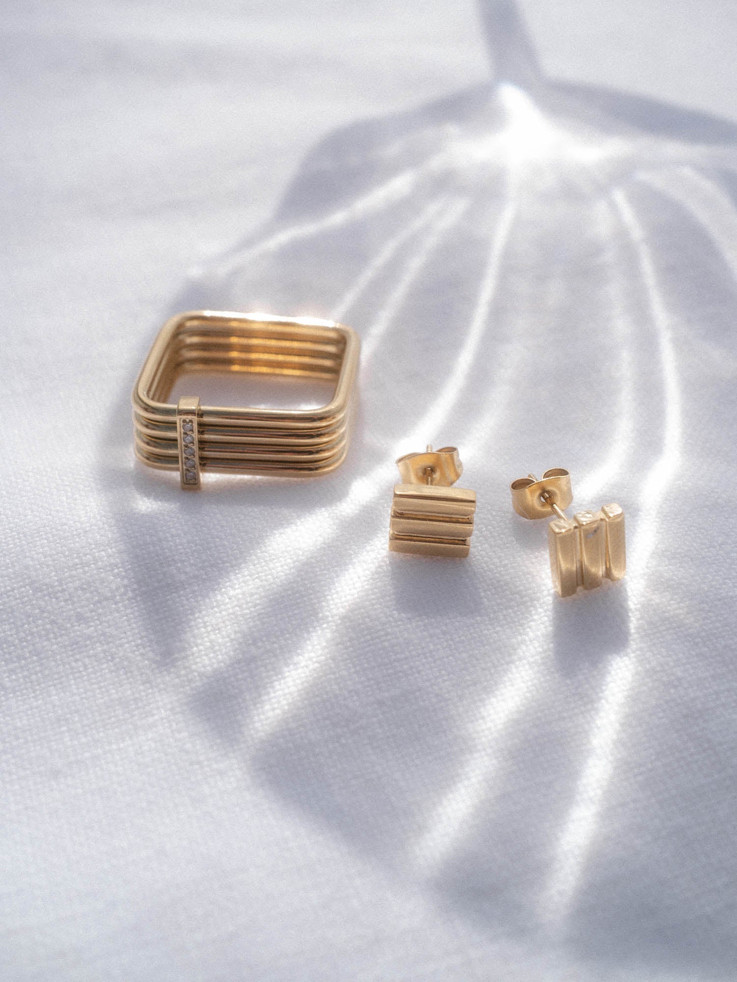 purelei-soft-glow-ring-gestapelter-zirkonia-ring-8-mm-breit image 2