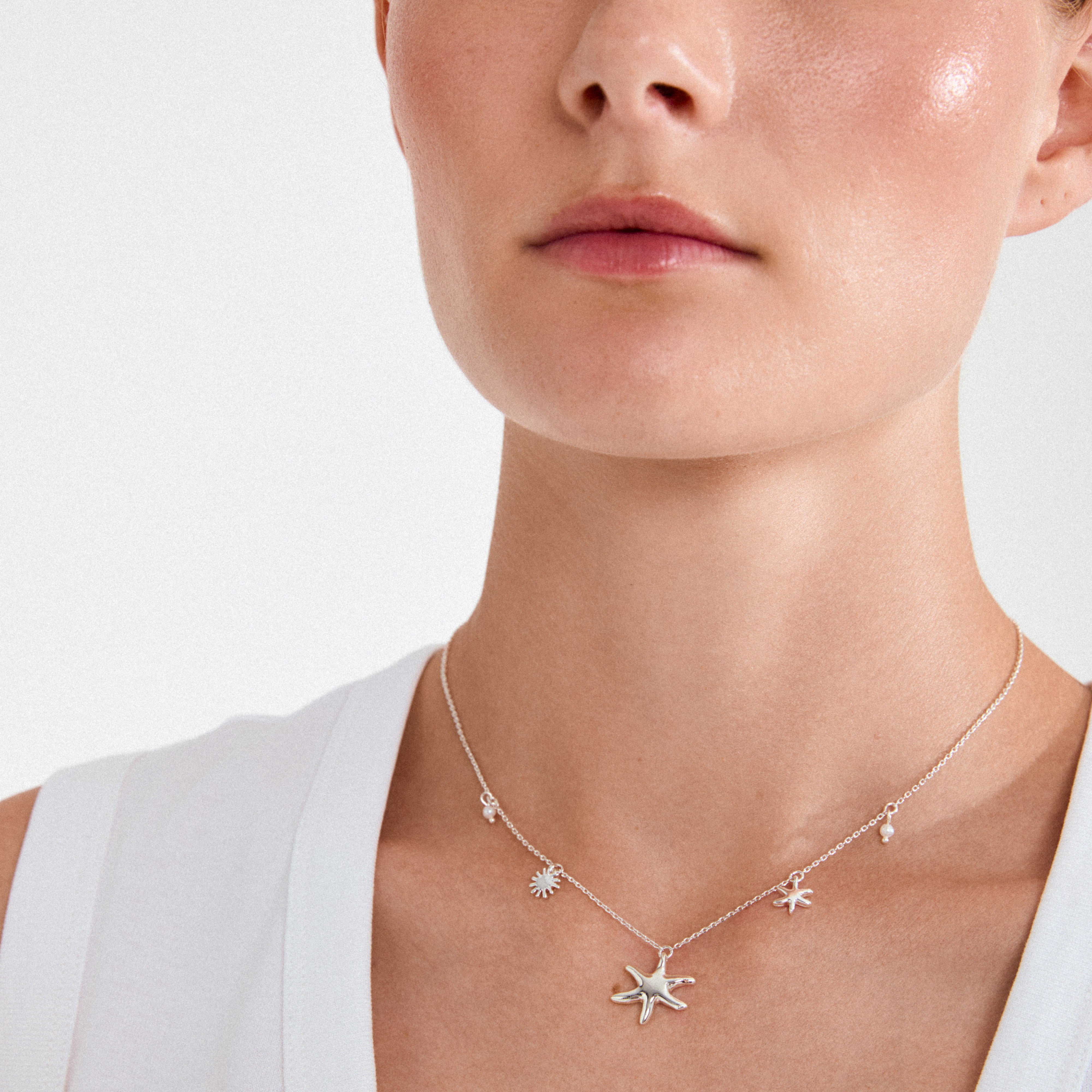 pilgrim-prism-halskette-versilbert-mit-seestern-charms-und-perlen-40-cm-9-cm image 3