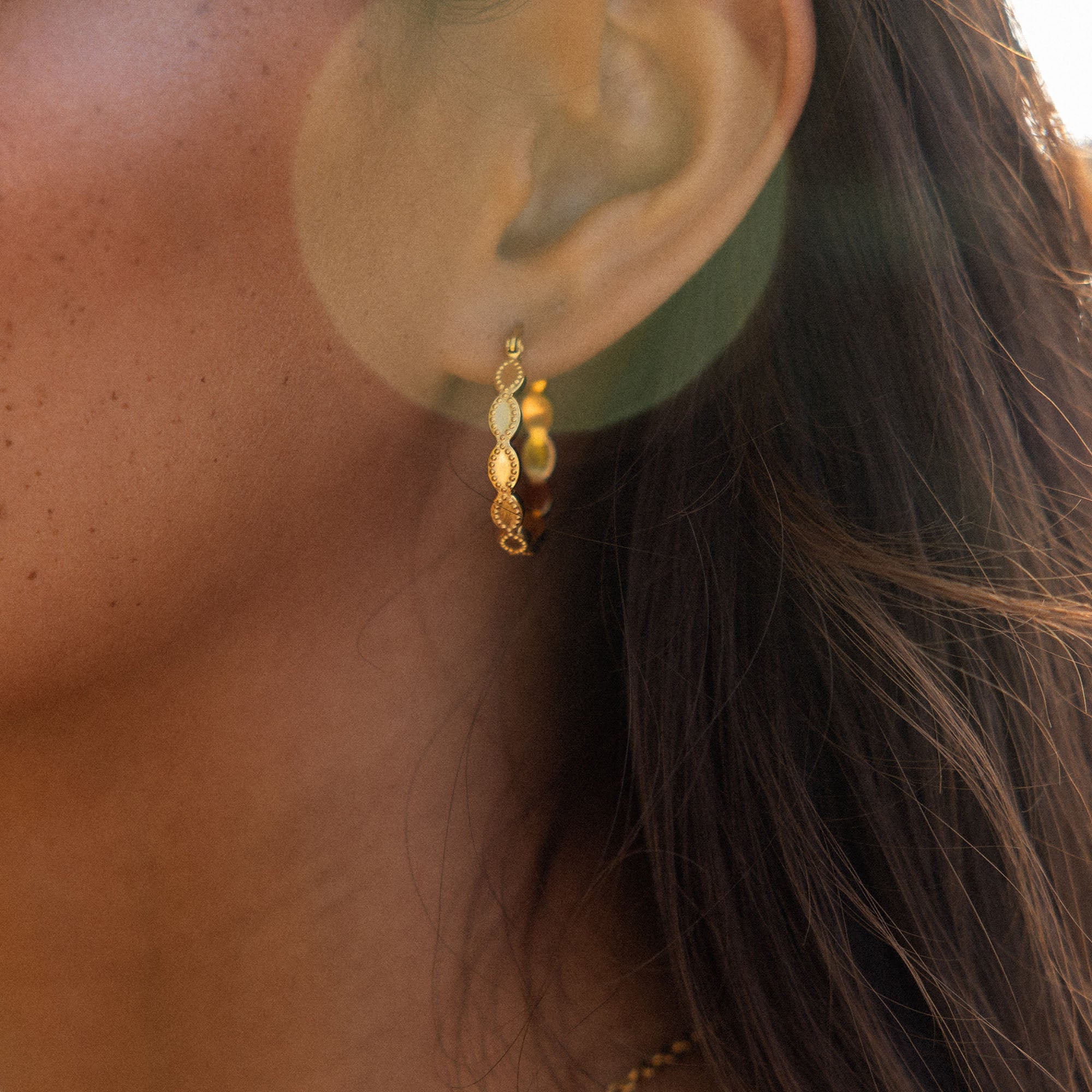 purelei-koko-ohrringe-creolen-24-mm-in-gold-silber-ros-gold-hellsilber image 2