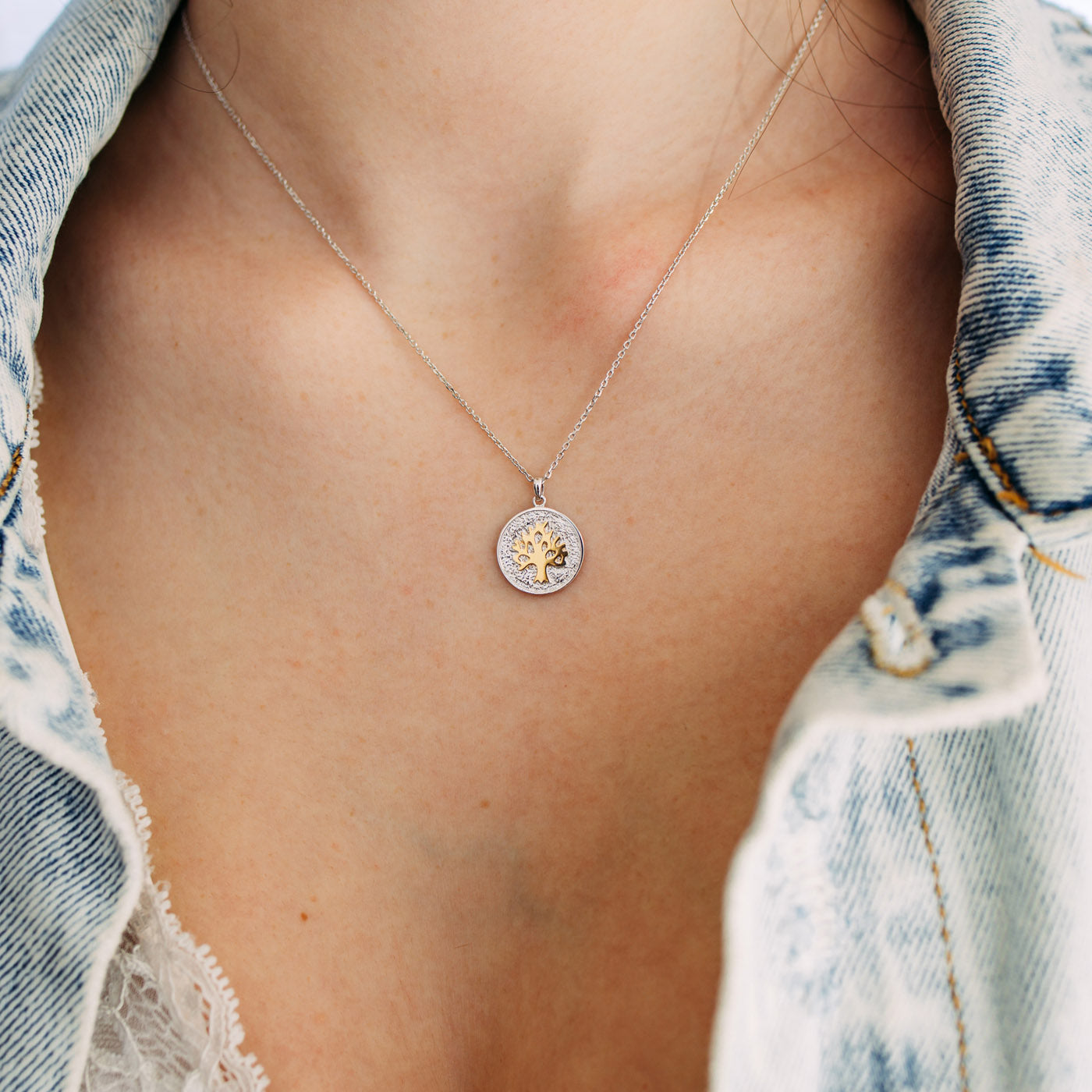 julie-julsen-lebensbaum-lebensblume-kette-mit-anh-nger-bicolor-2-seitig-silber-9 image 3