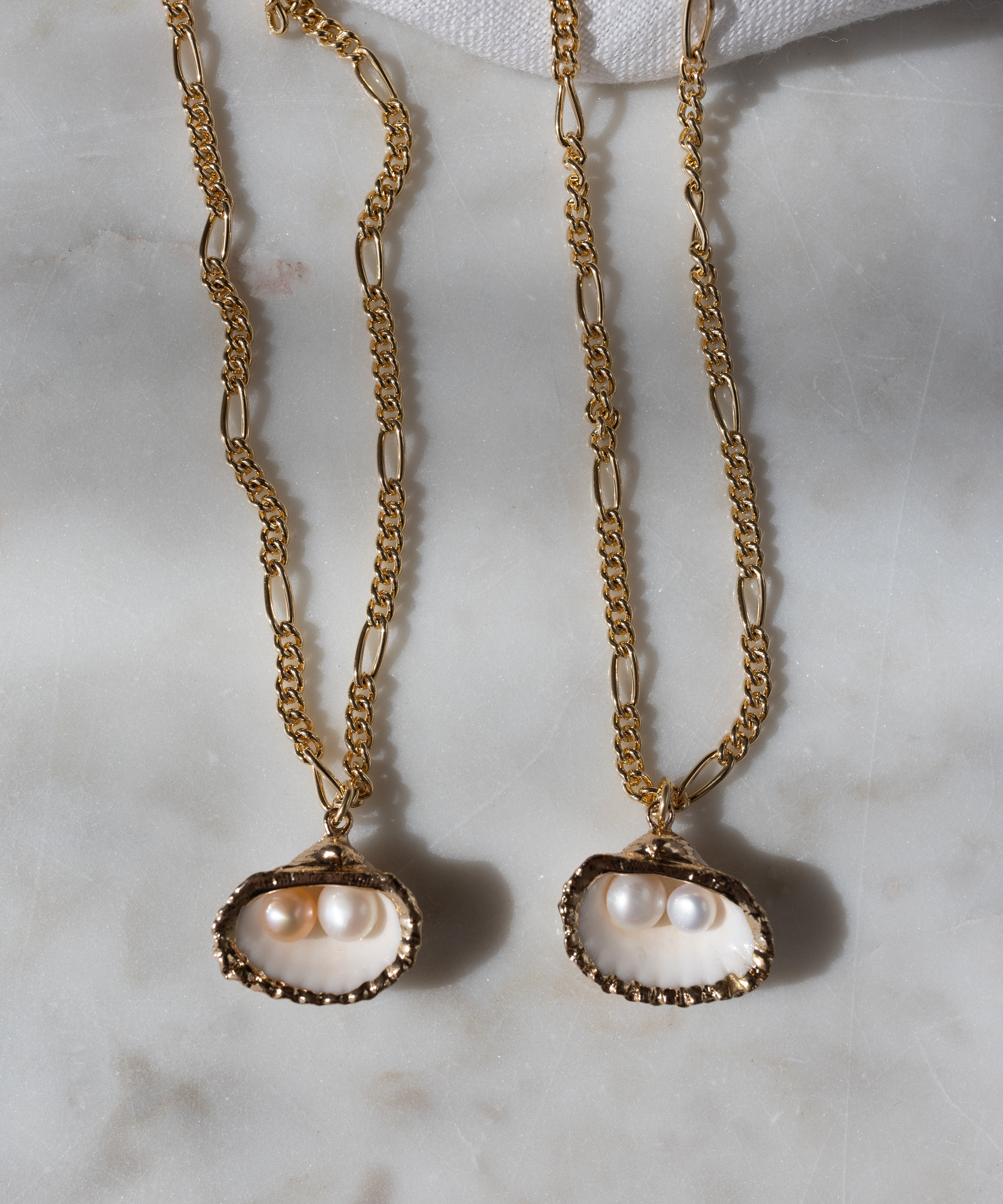 wald-berlin-drop-it-like-it-s-hot-shell-necklace-55cm-muschelkette-mit-perlen image 3