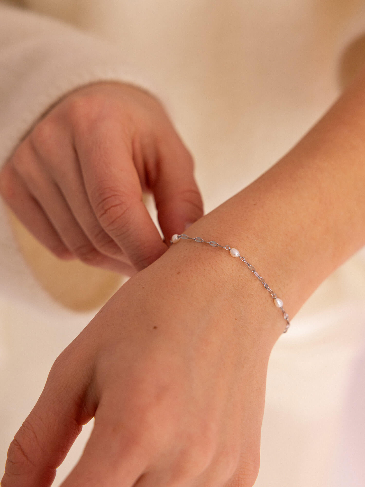 purelei-delicate-pearl-armband-s-wasserperlen-armband-verstellbar-16-20-cm image 6