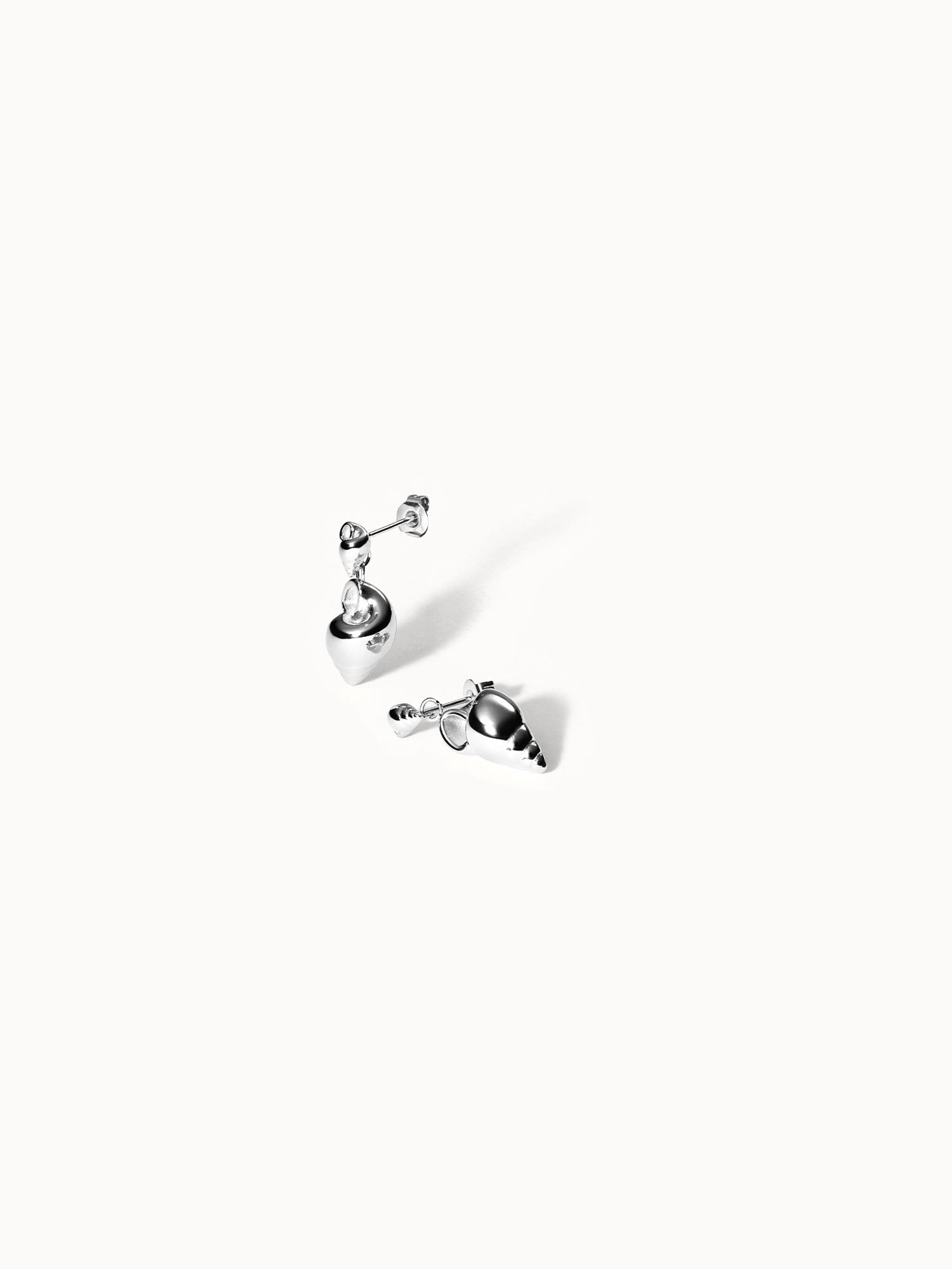 purelei-seafoam-ohrringe-muschel-ohrstecker-23-5-mm-in-gold-silber-ros-gold image 5