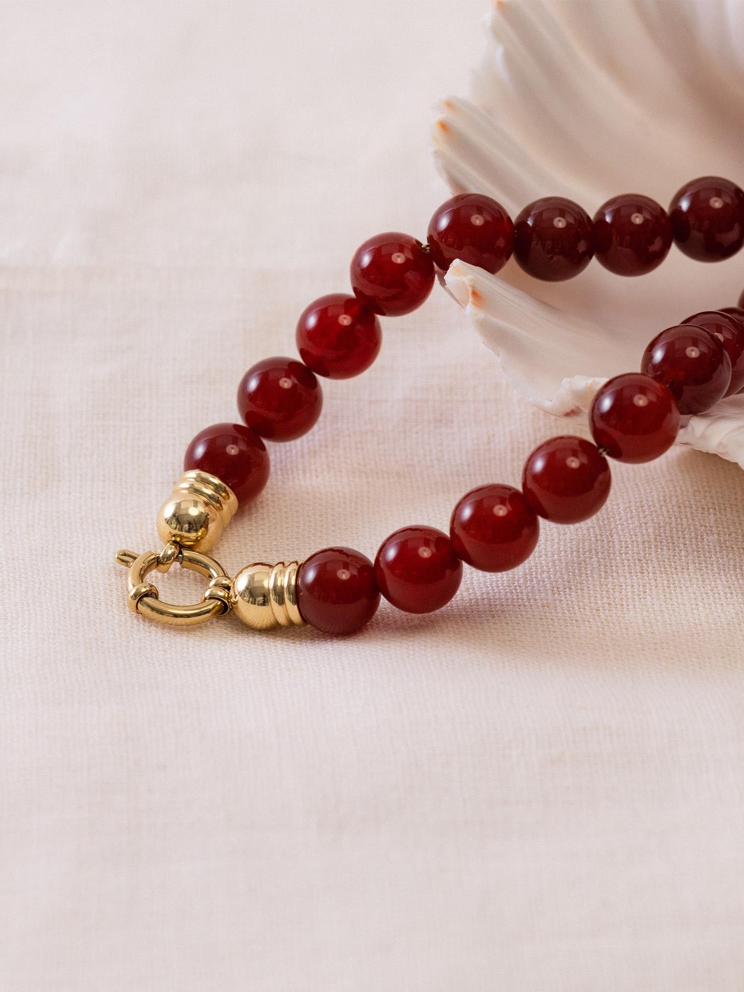 purelei-roter-achat-charm-kette-perlenkette-aus-echtem-achat-mit-charm-karabiner image 3
