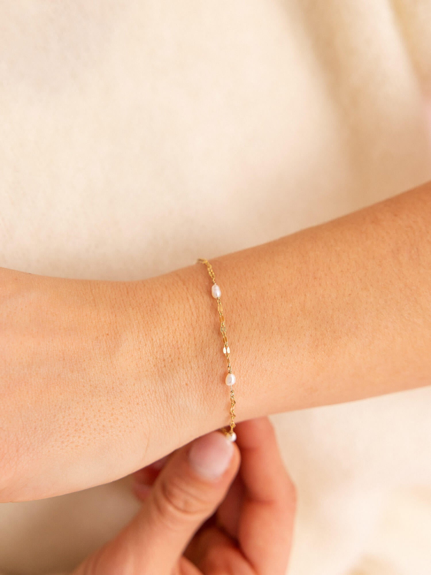 purelei-delicate-pearl-armband-s-wasserperlen-armband-verstellbar-16-20-cm image 2