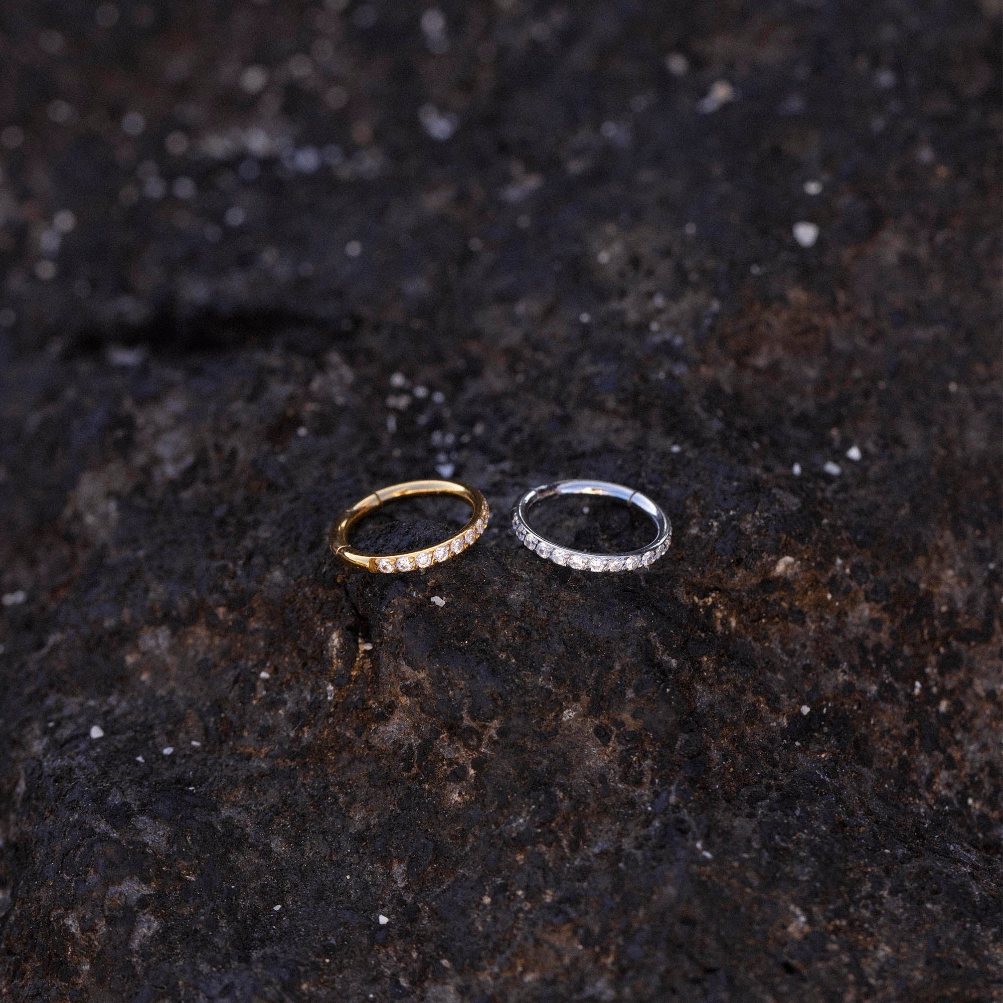 purelei-glow-piercing-ohr-und-nasen-clicker-mit-zirkonia-in-gold-silber image 8