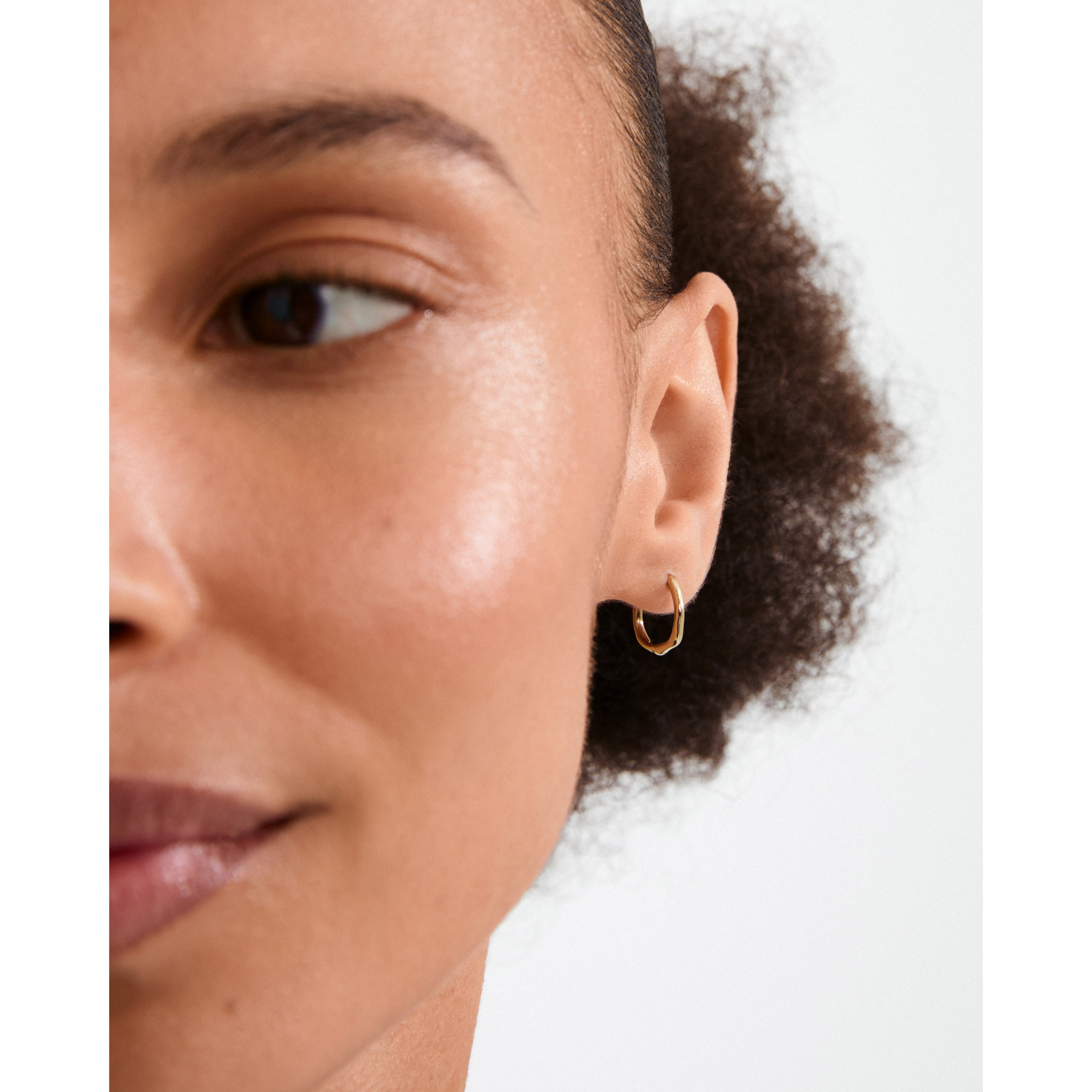 pilgrim-x-dea-pave-hoop-01-single-creole-12-5-mm-18k-vergoldet image 4
