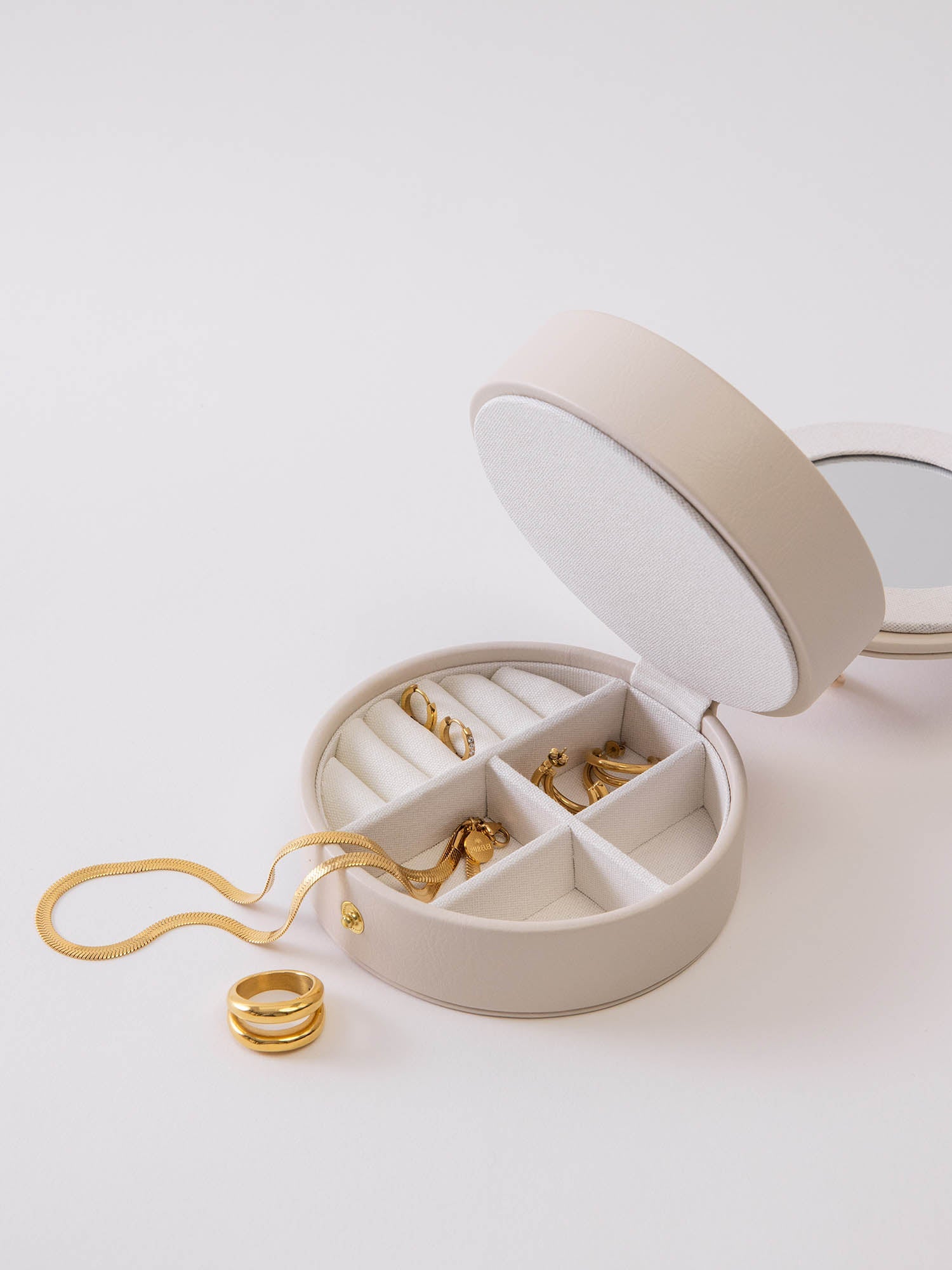 purelei-muschel-schmuckbox-rund-organizer-beige image 2