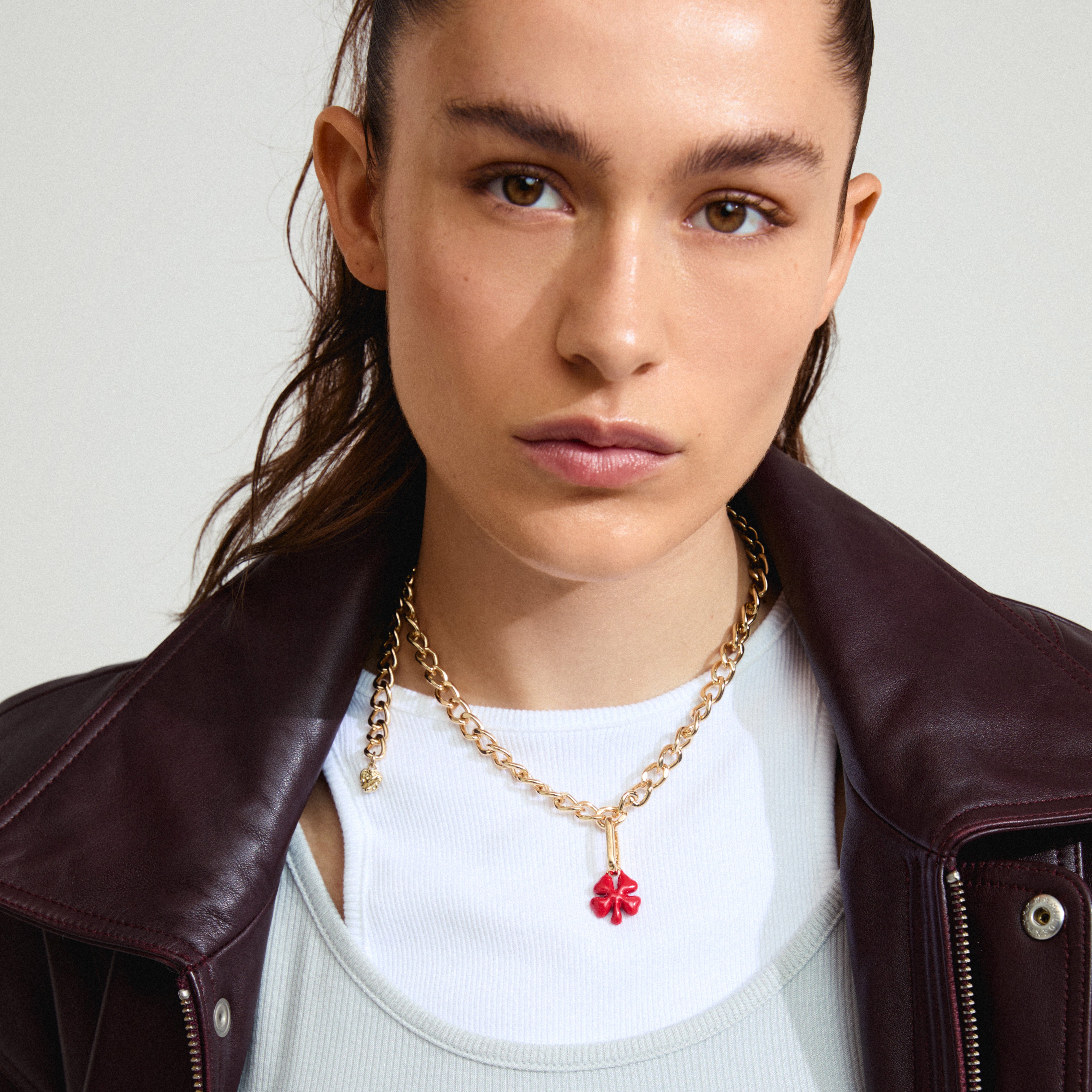 pilgrim-charm-kleeblatt-anh-nger-vergoldet-rot image 3